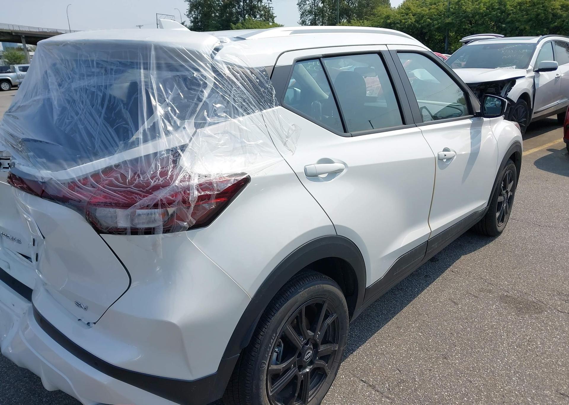 2024 NISSAN KICKS