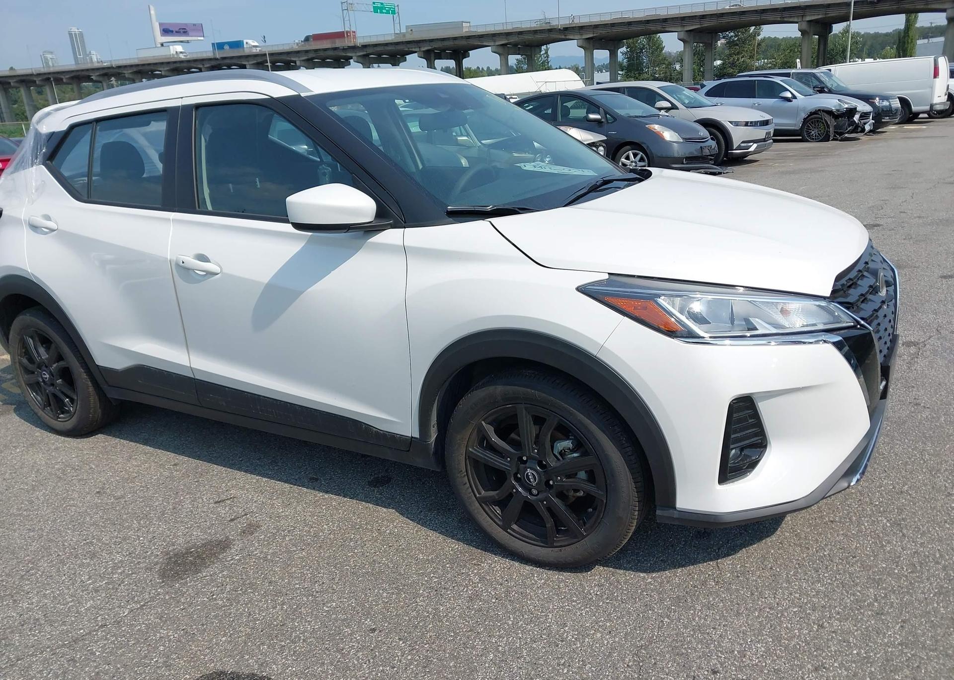 2024 NISSAN KICKS