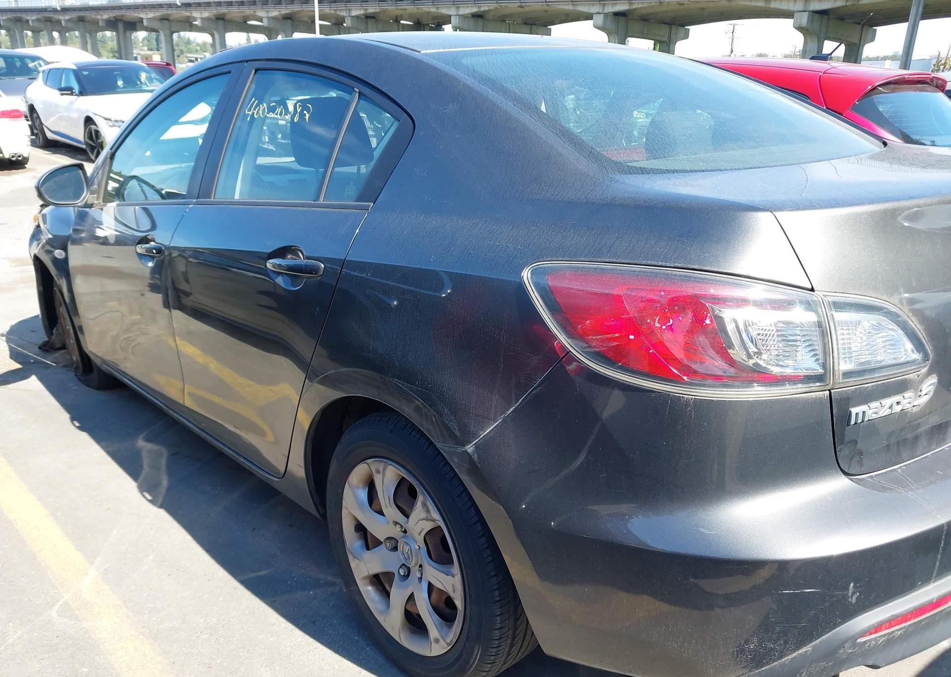 2010 MAZDA 3 I