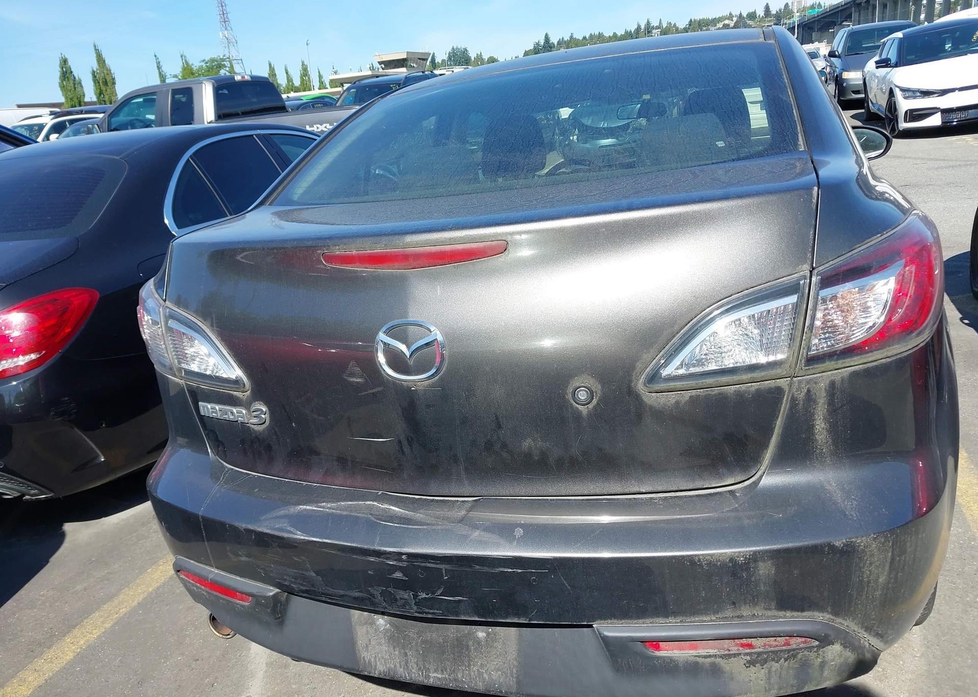 2010 MAZDA 3 I