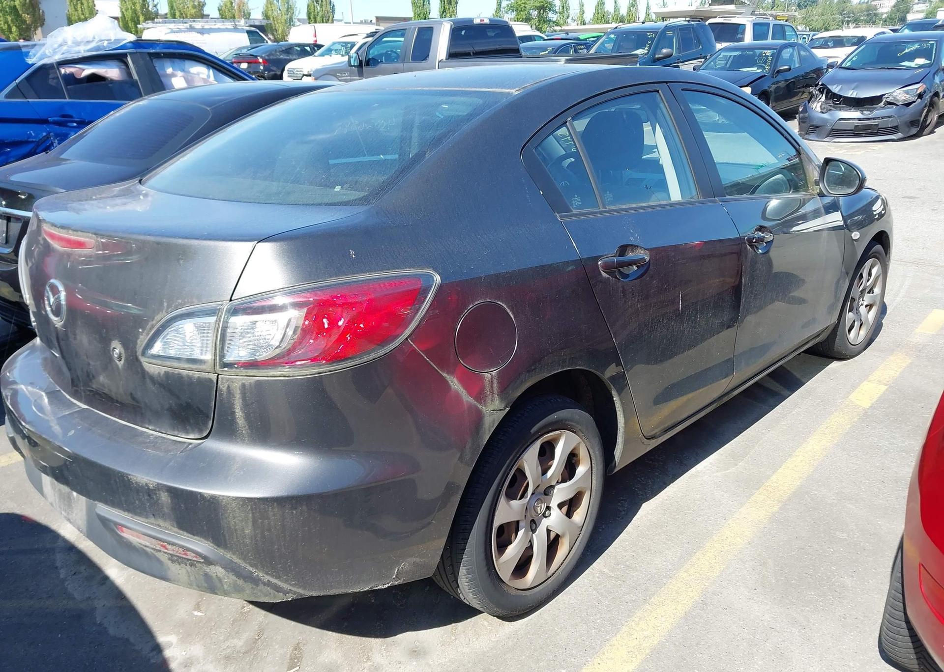 2010 MAZDA 3 I
