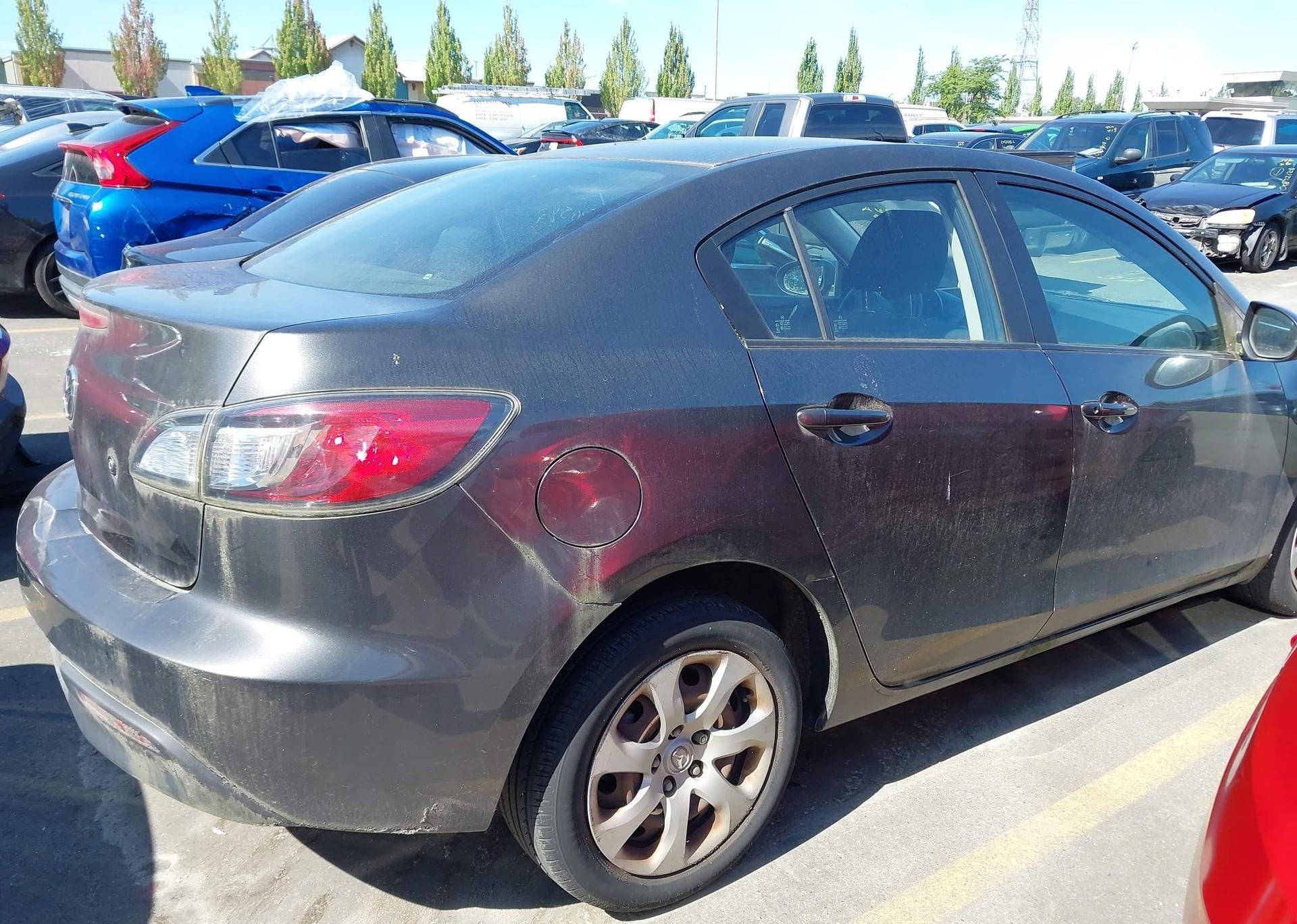 2010 MAZDA 3 I