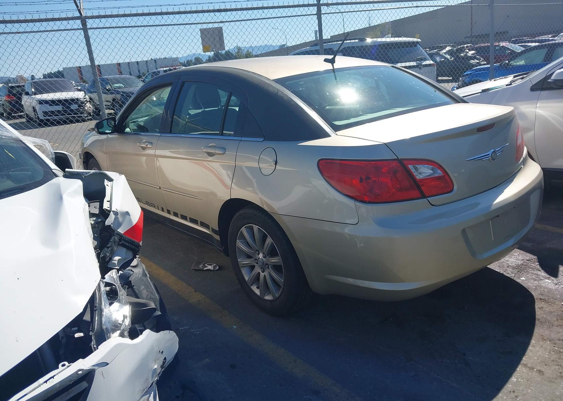 2010 CHRYSLER SEBRING TOURING