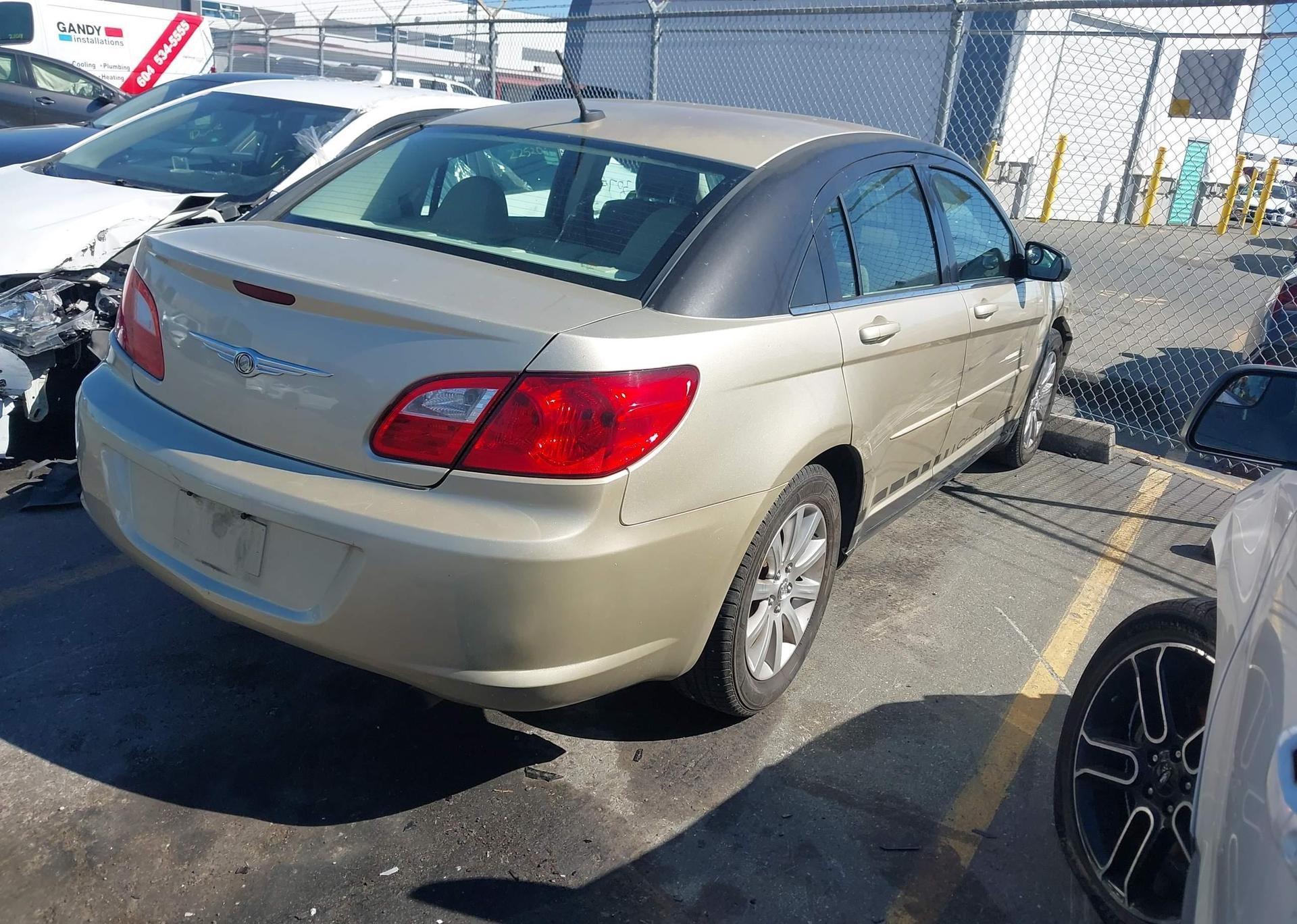 2010 CHRYSLER SEBRING TOURING
