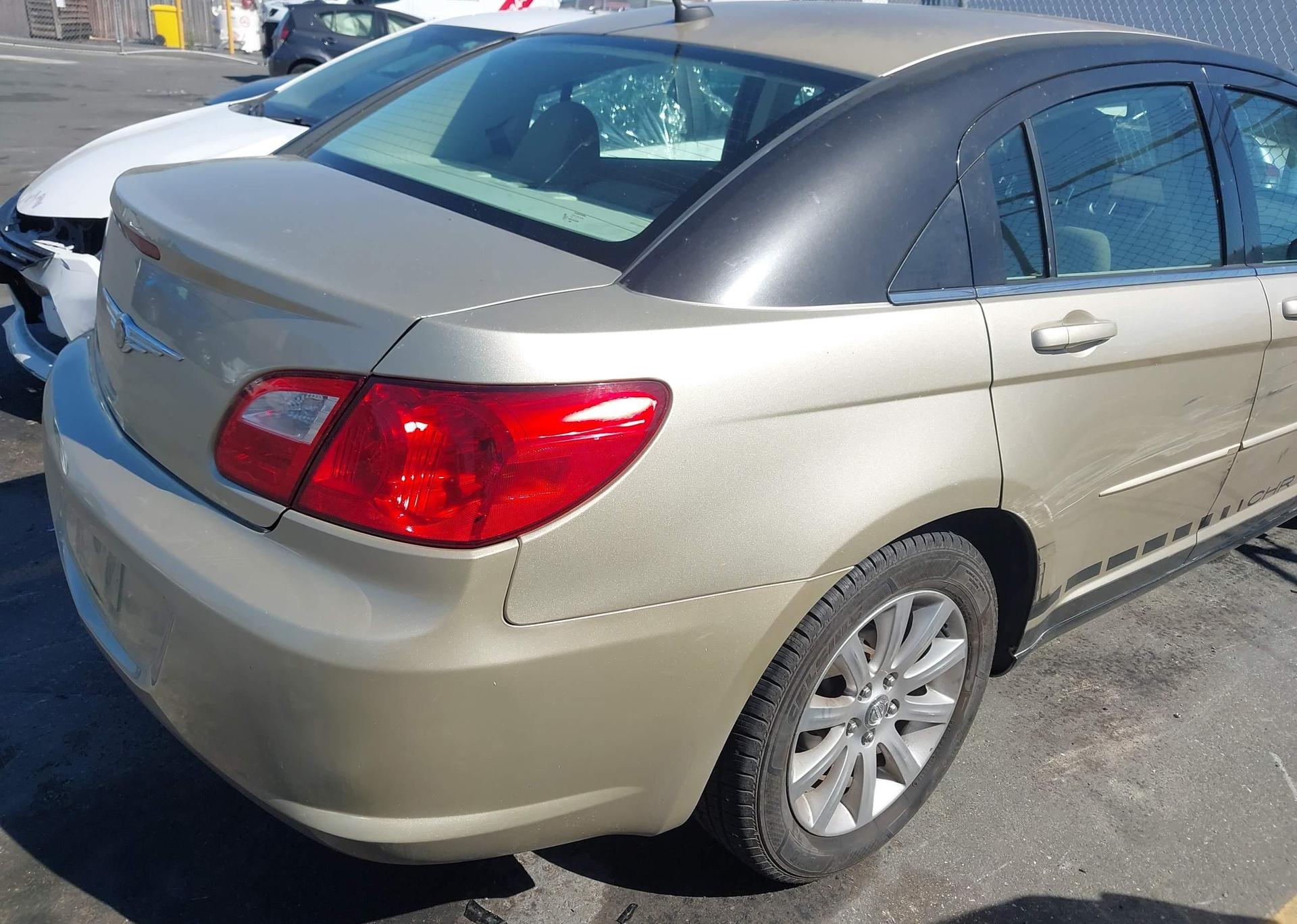 2010 CHRYSLER SEBRING TOURING