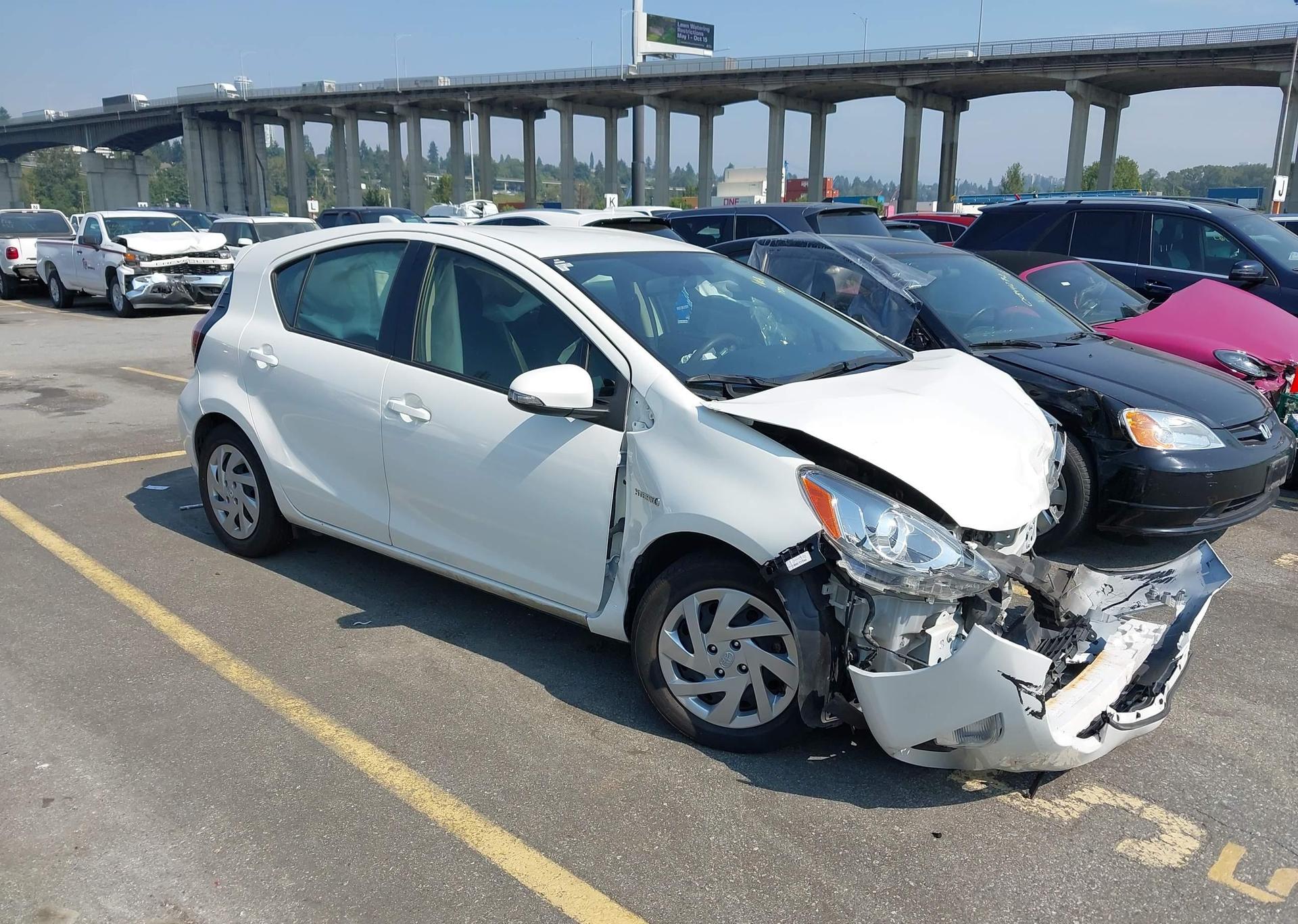 2015 TOYOTA PRIUS