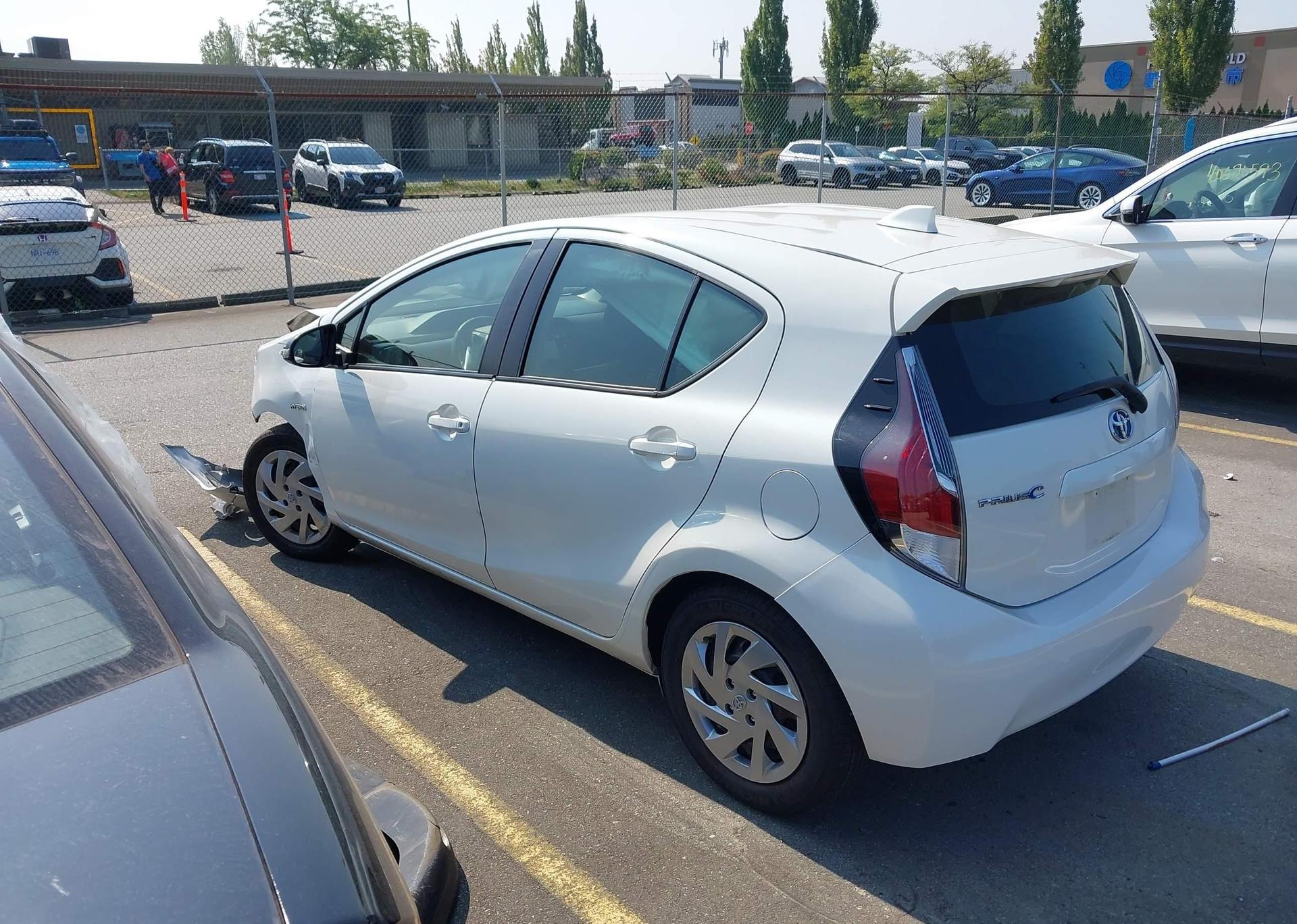 2015 TOYOTA PRIUS