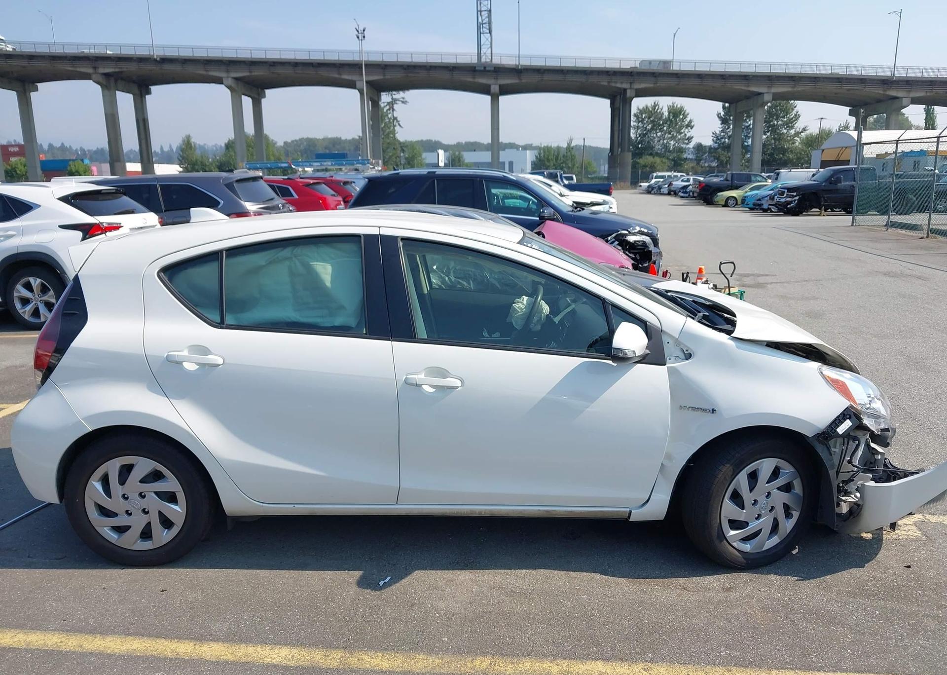 2015 TOYOTA PRIUS