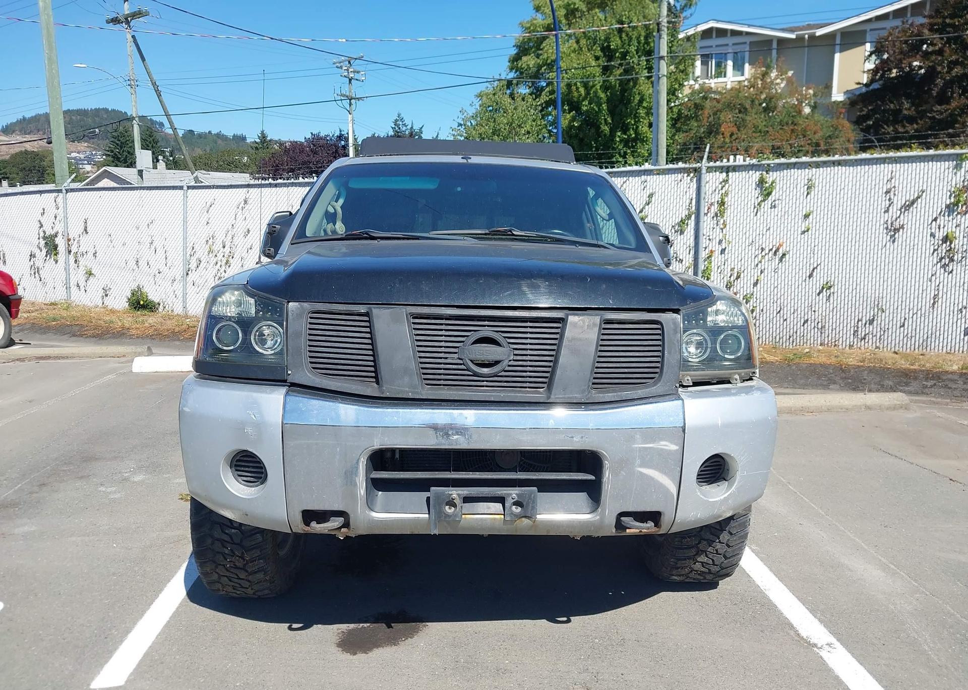 2004 NISSAN TITAN XE