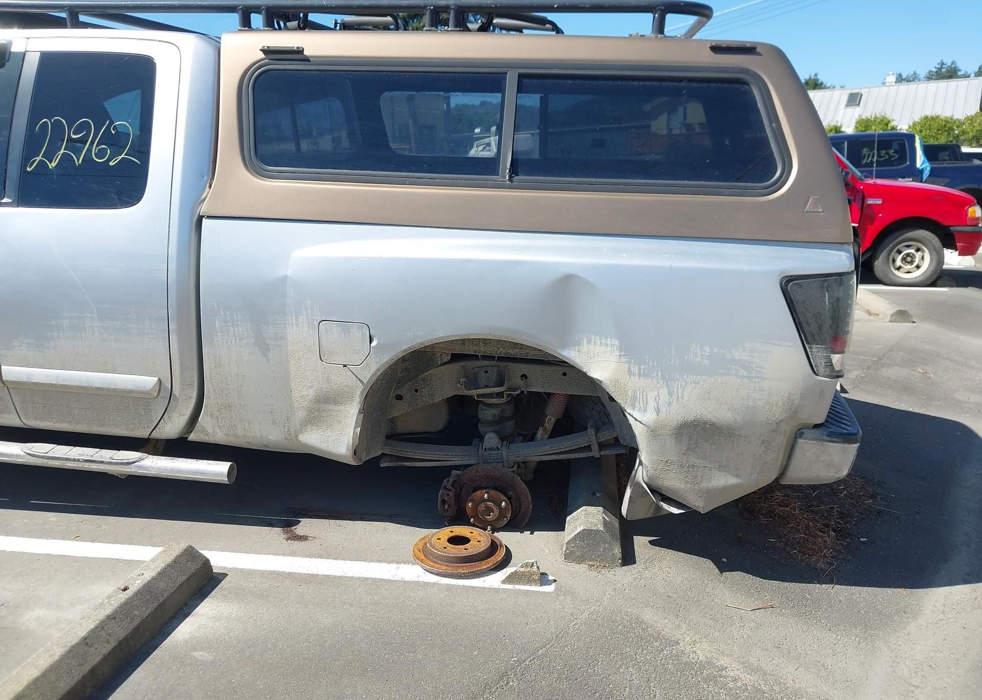 2004 NISSAN TITAN XE