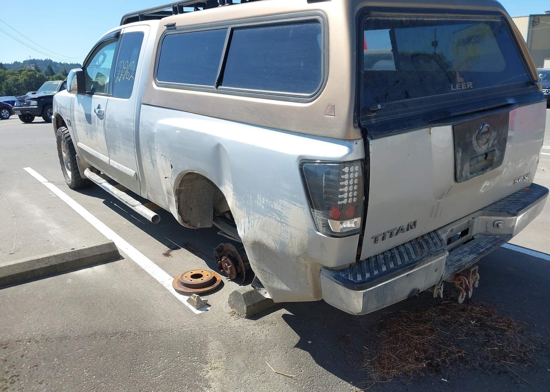 2004 NISSAN TITAN XE