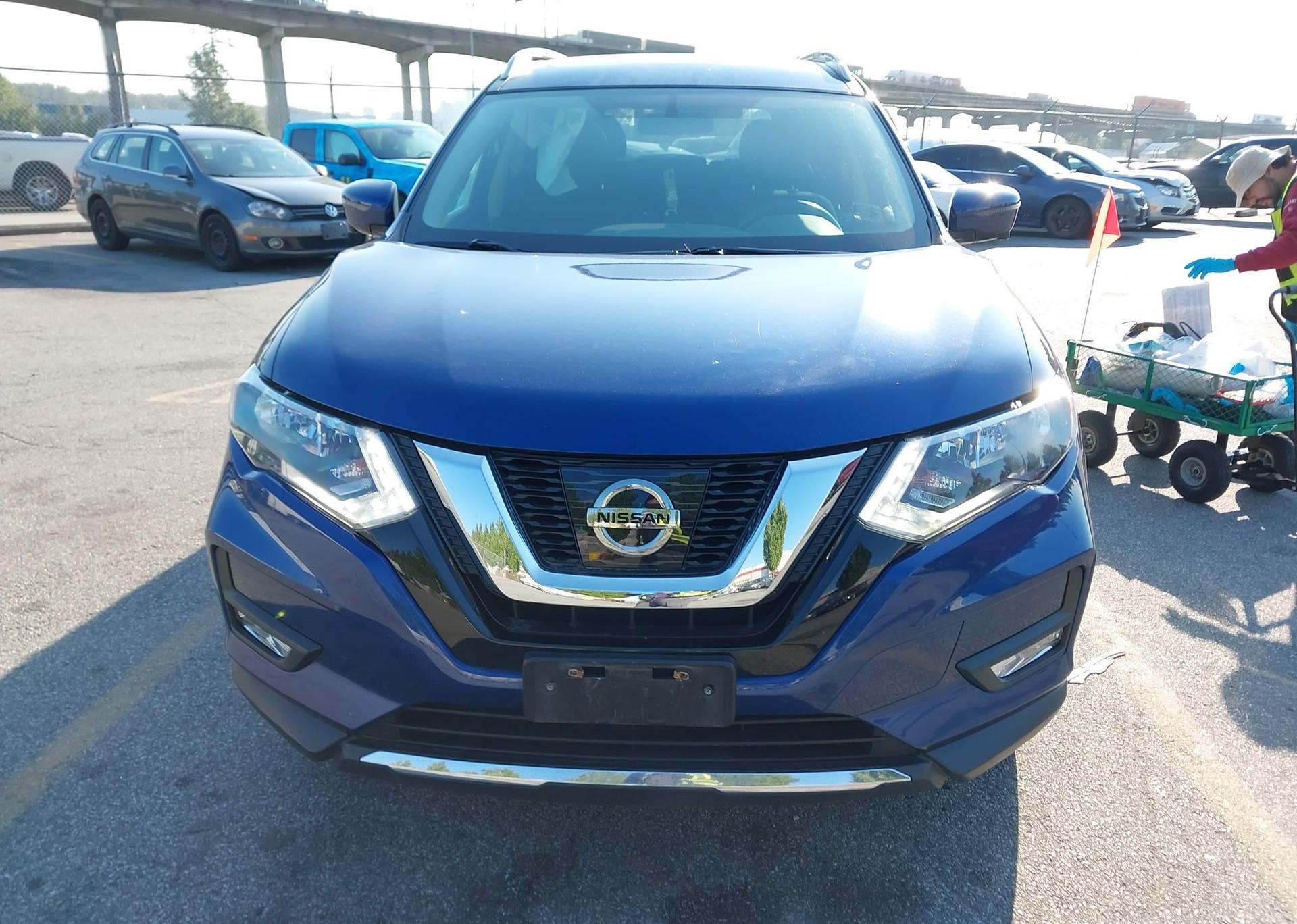 2017 NISSAN ROGUE