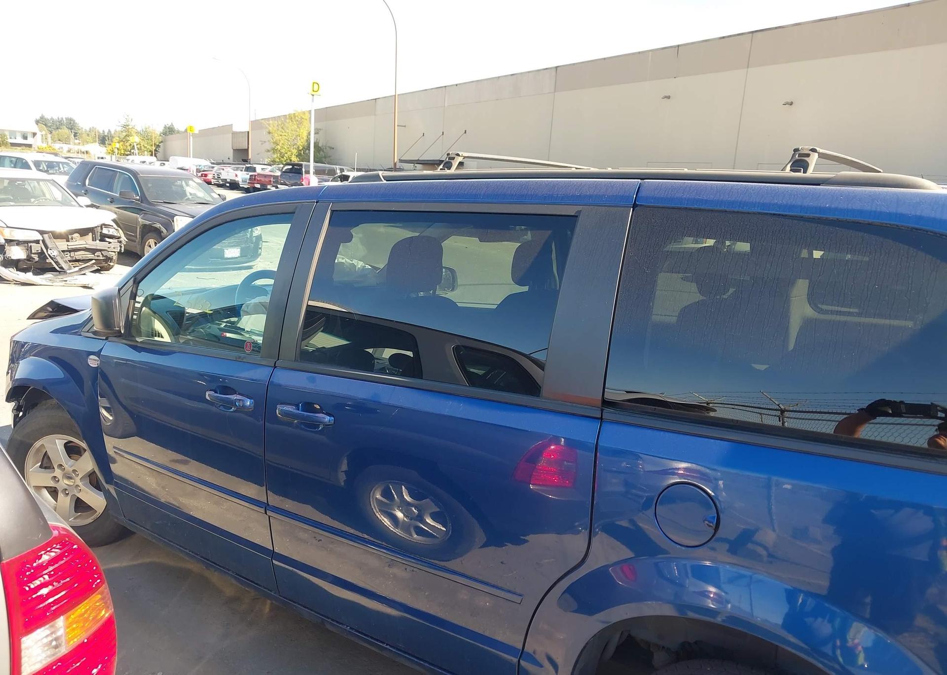 2011 DODGE GRAND CARAVAN EXPRESS