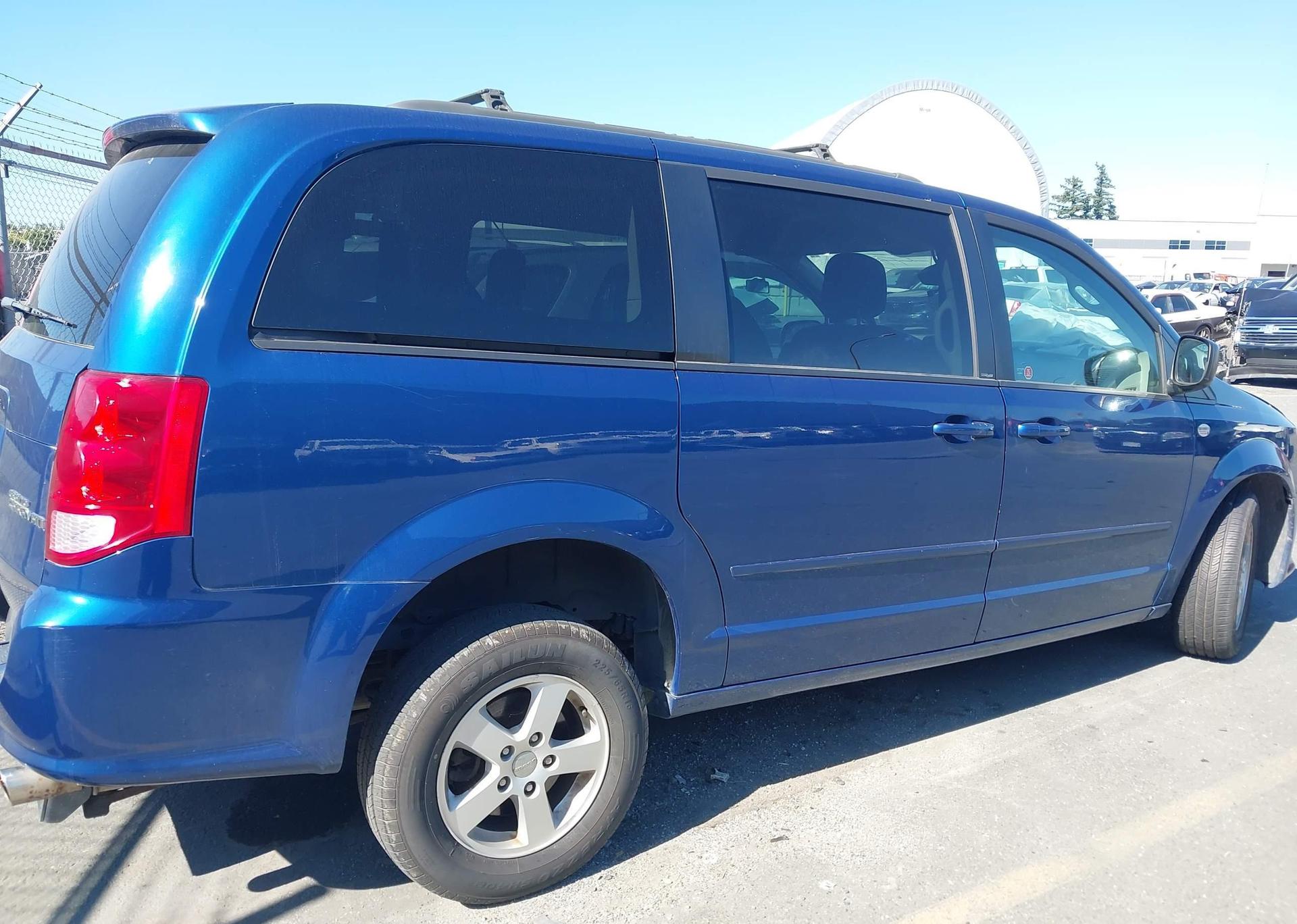 2011 DODGE GRAND CARAVAN EXPRESS