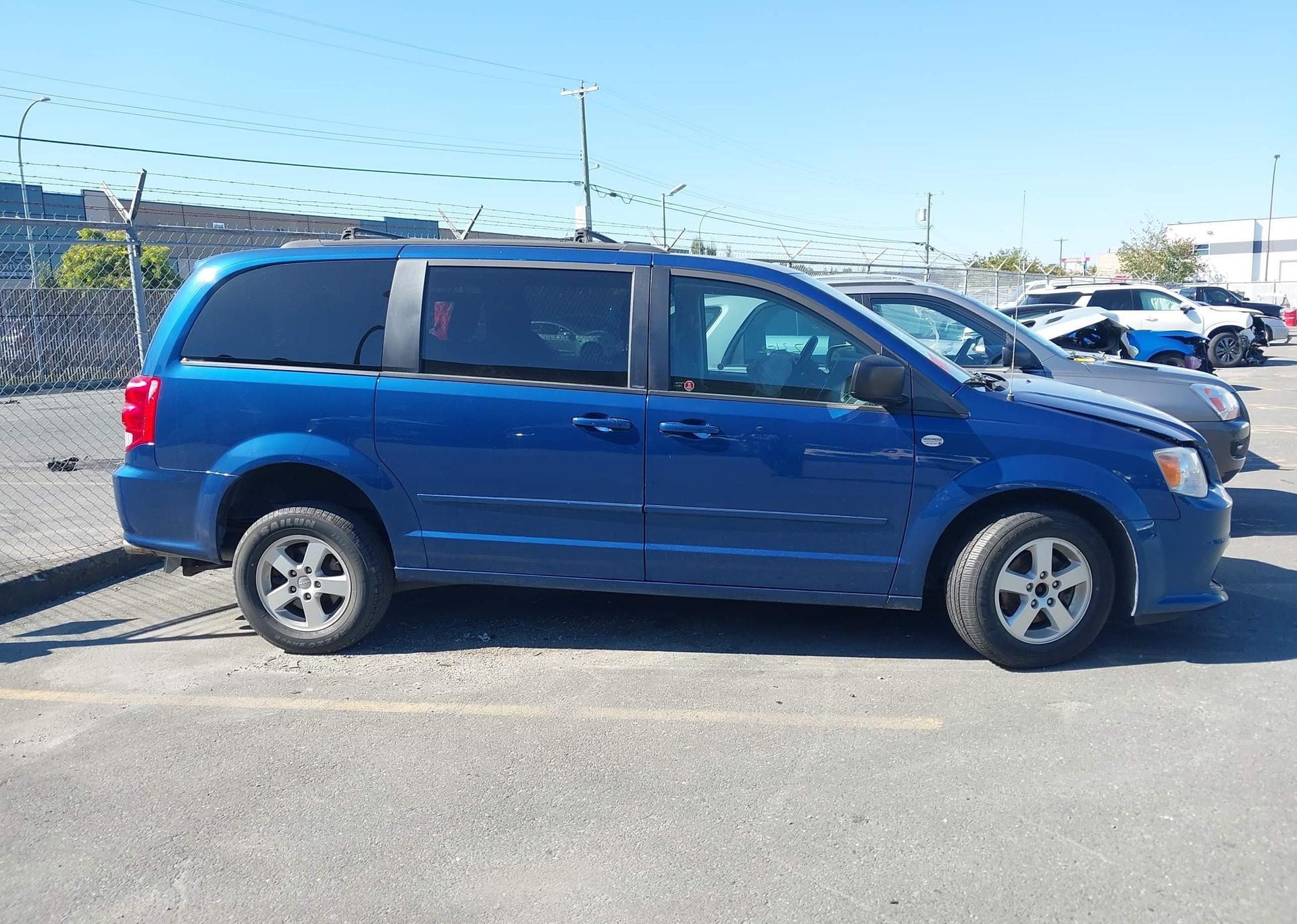 2011 DODGE GRAND CARAVAN EXPRESS