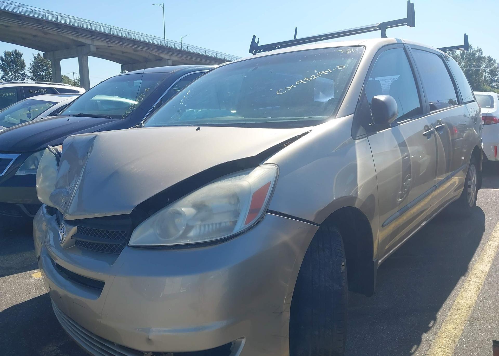 2004 TOYOTA SIENNA CE