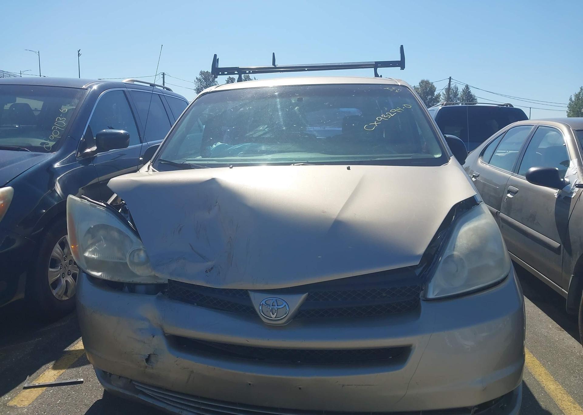 2004 TOYOTA SIENNA CE