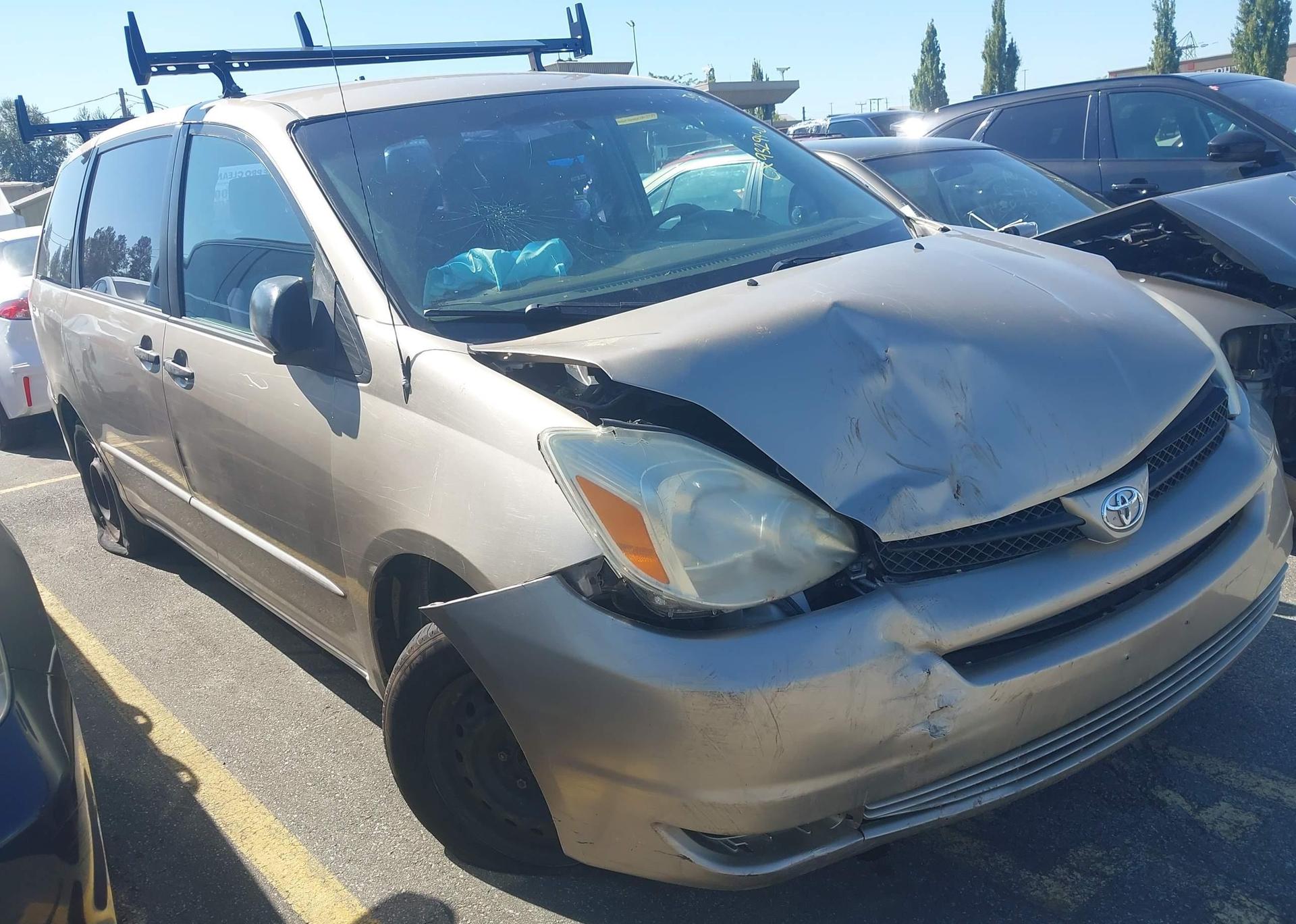 2004 TOYOTA SIENNA CE