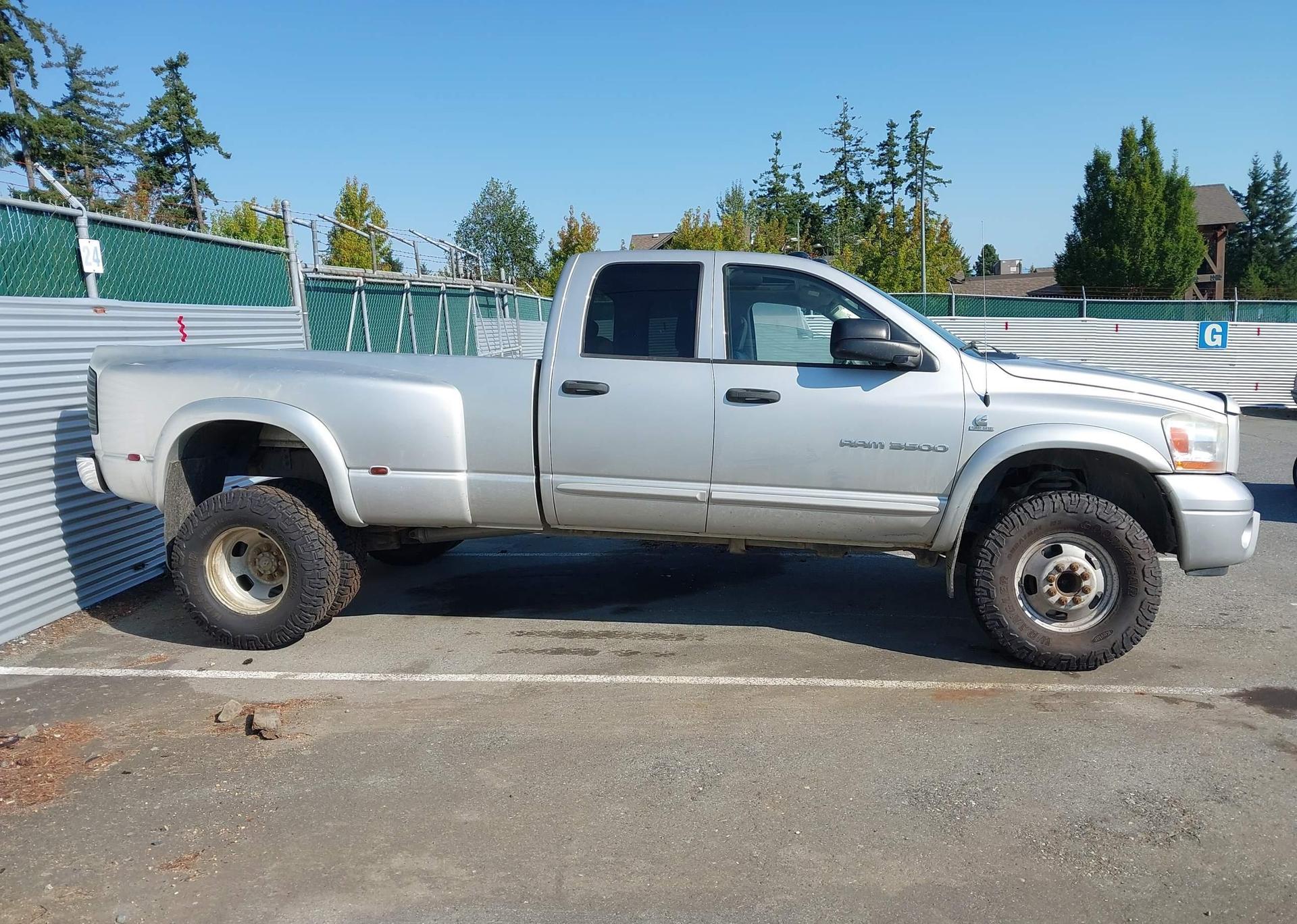 2006 DODGE RAM 3500 ST