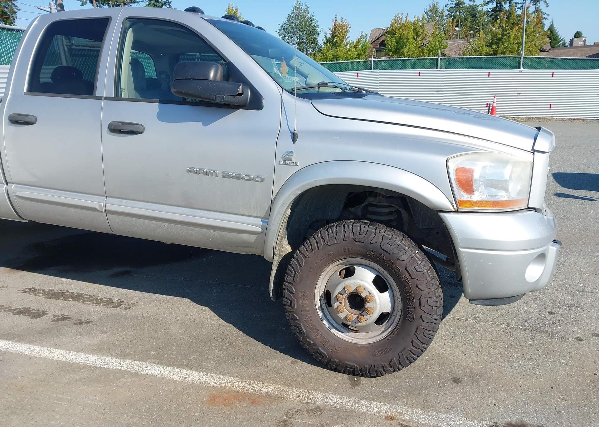 2006 DODGE RAM 3500 ST
