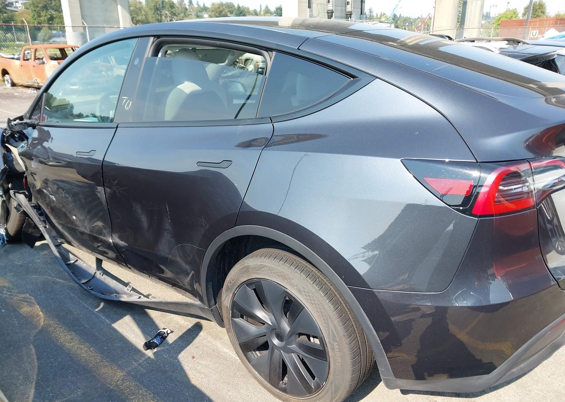 2024 TESLA MODEL Y