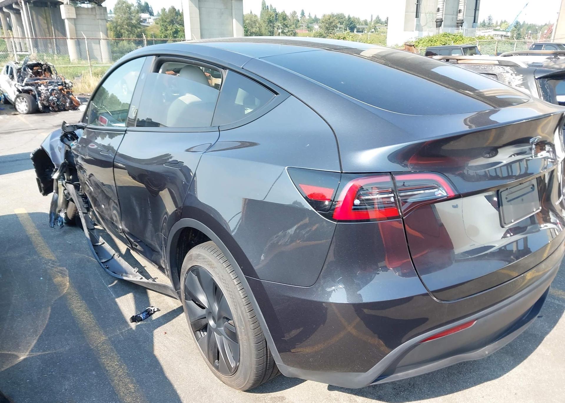 2024 TESLA MODEL Y