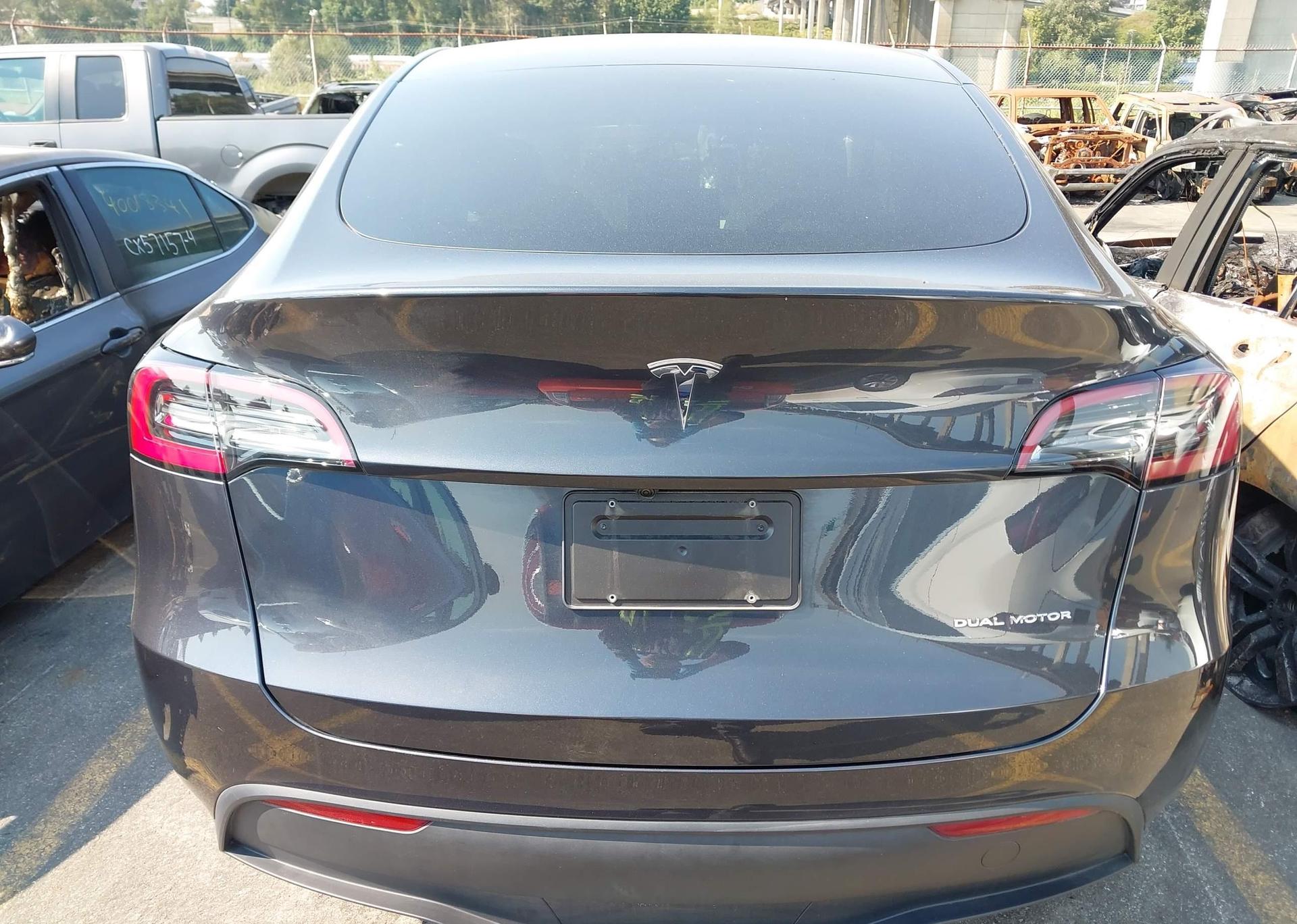 2024 TESLA MODEL Y