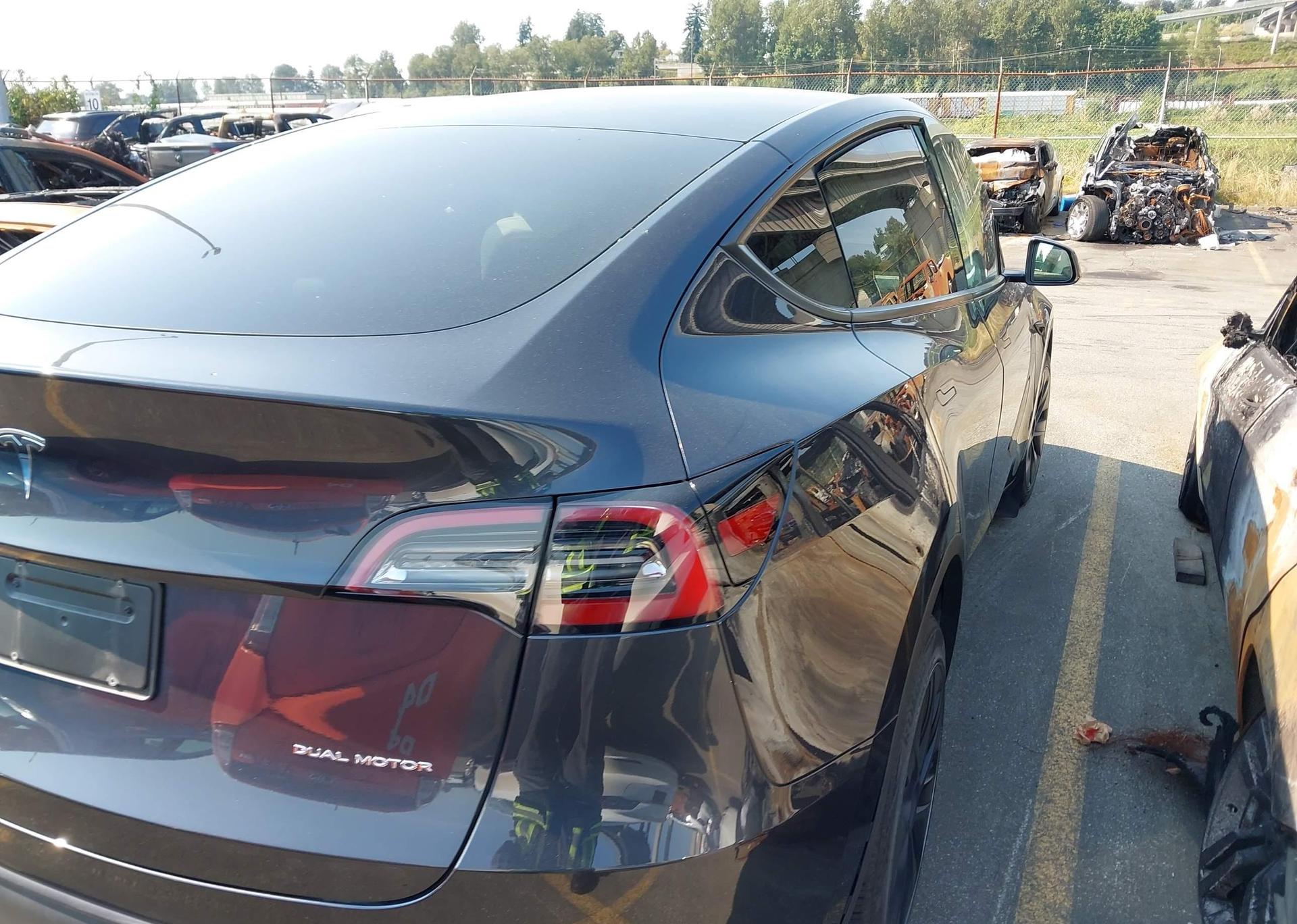 2024 TESLA MODEL Y