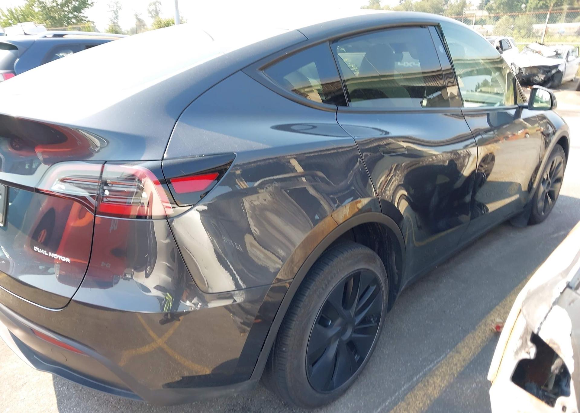 2024 TESLA MODEL Y