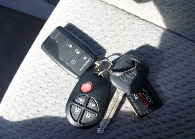 2012 TOYOTA SIENNA LE