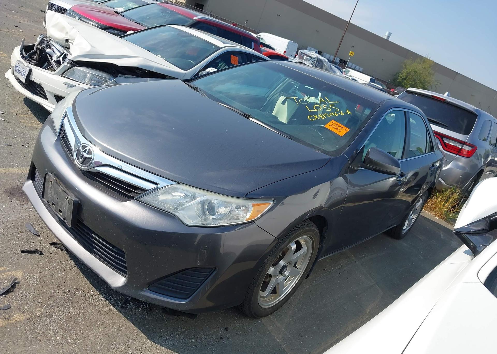 2014 TOYOTA CAMRY