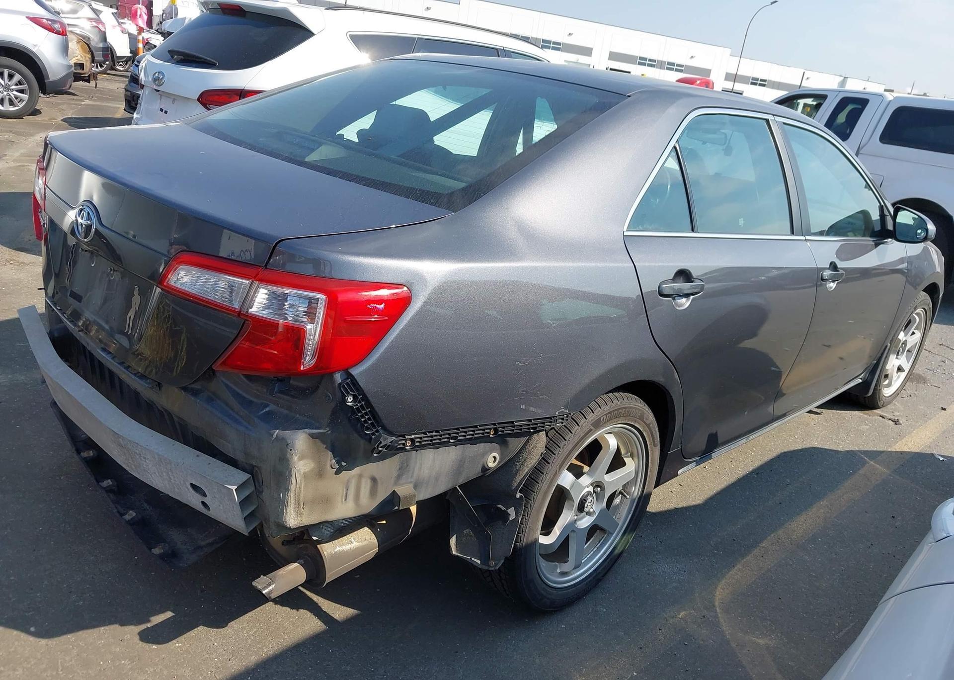 2014 TOYOTA CAMRY
