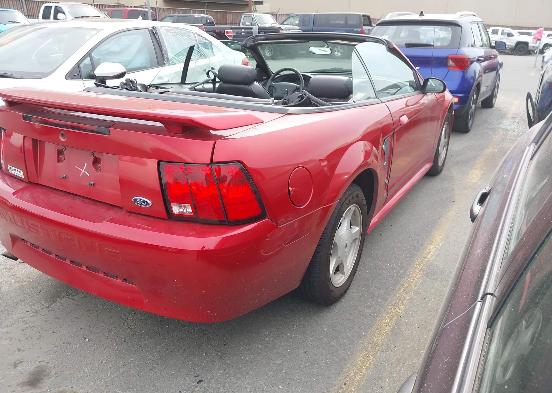 2001 FORD MUSTANG