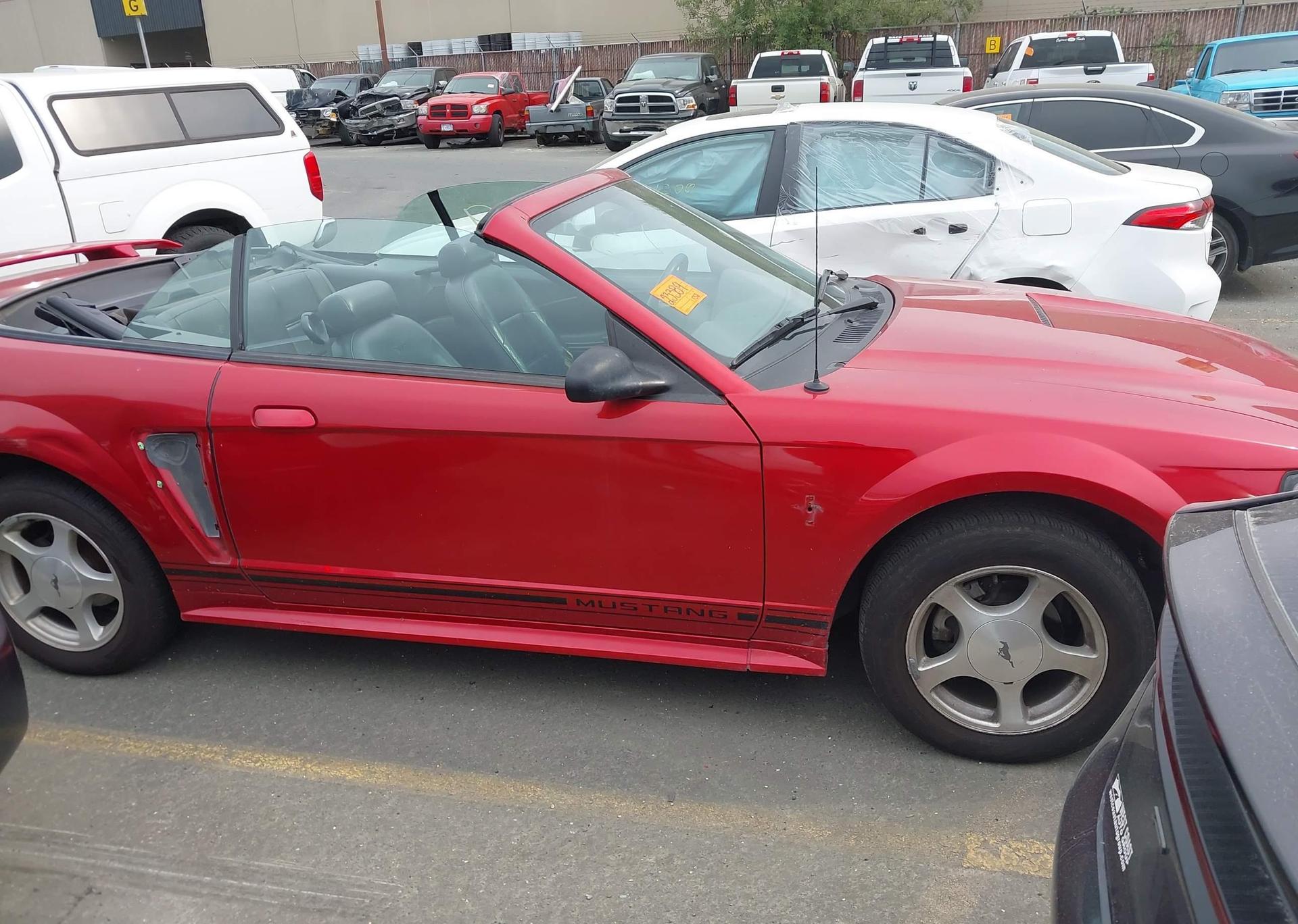 2001 FORD MUSTANG