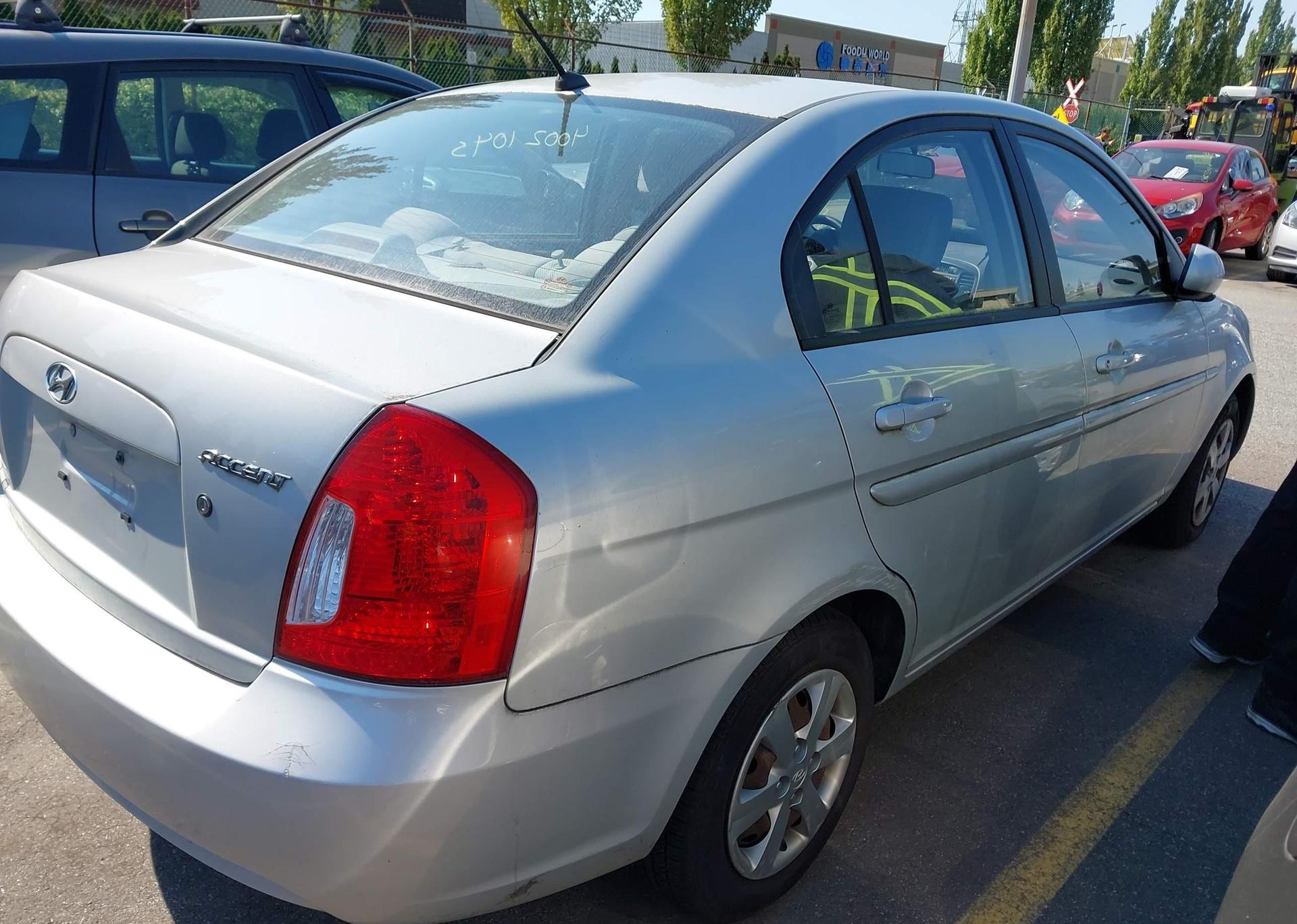 2010 HYUNDAI ACCENT GLS