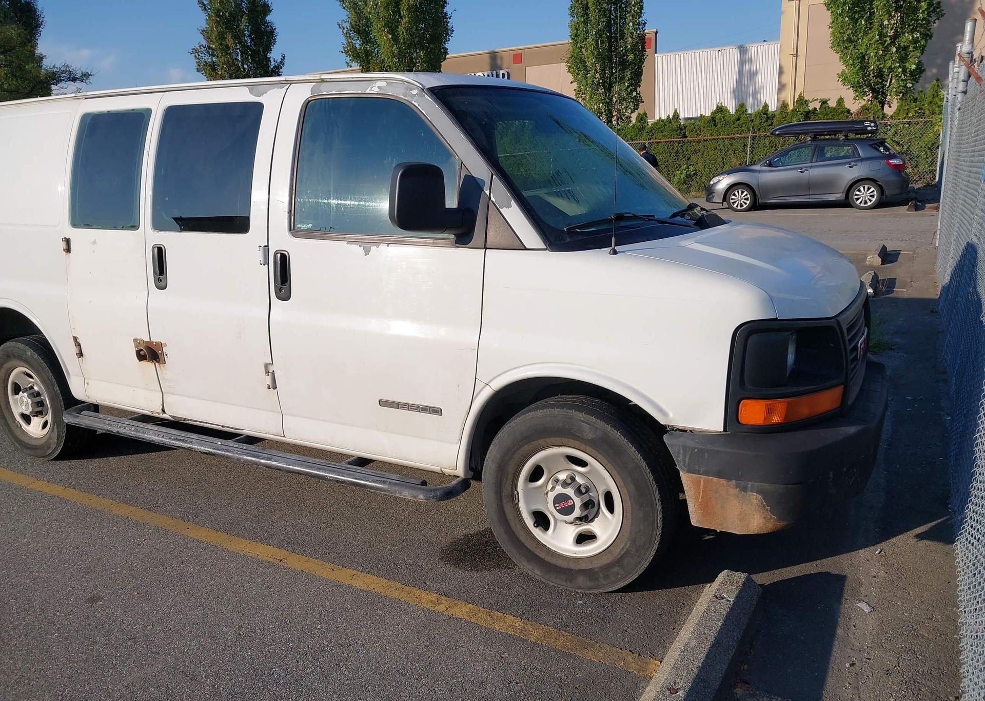 2004 GMC SAVANA G2500