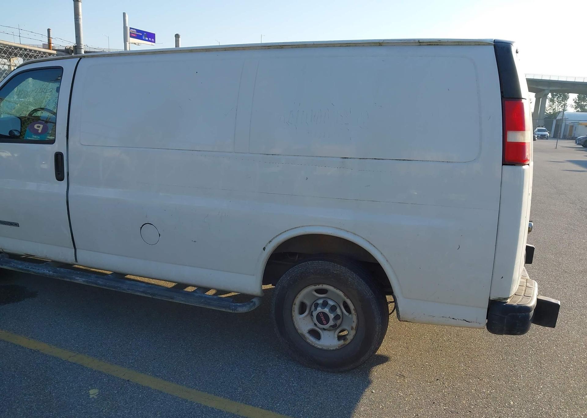 2004 GMC SAVANA G2500