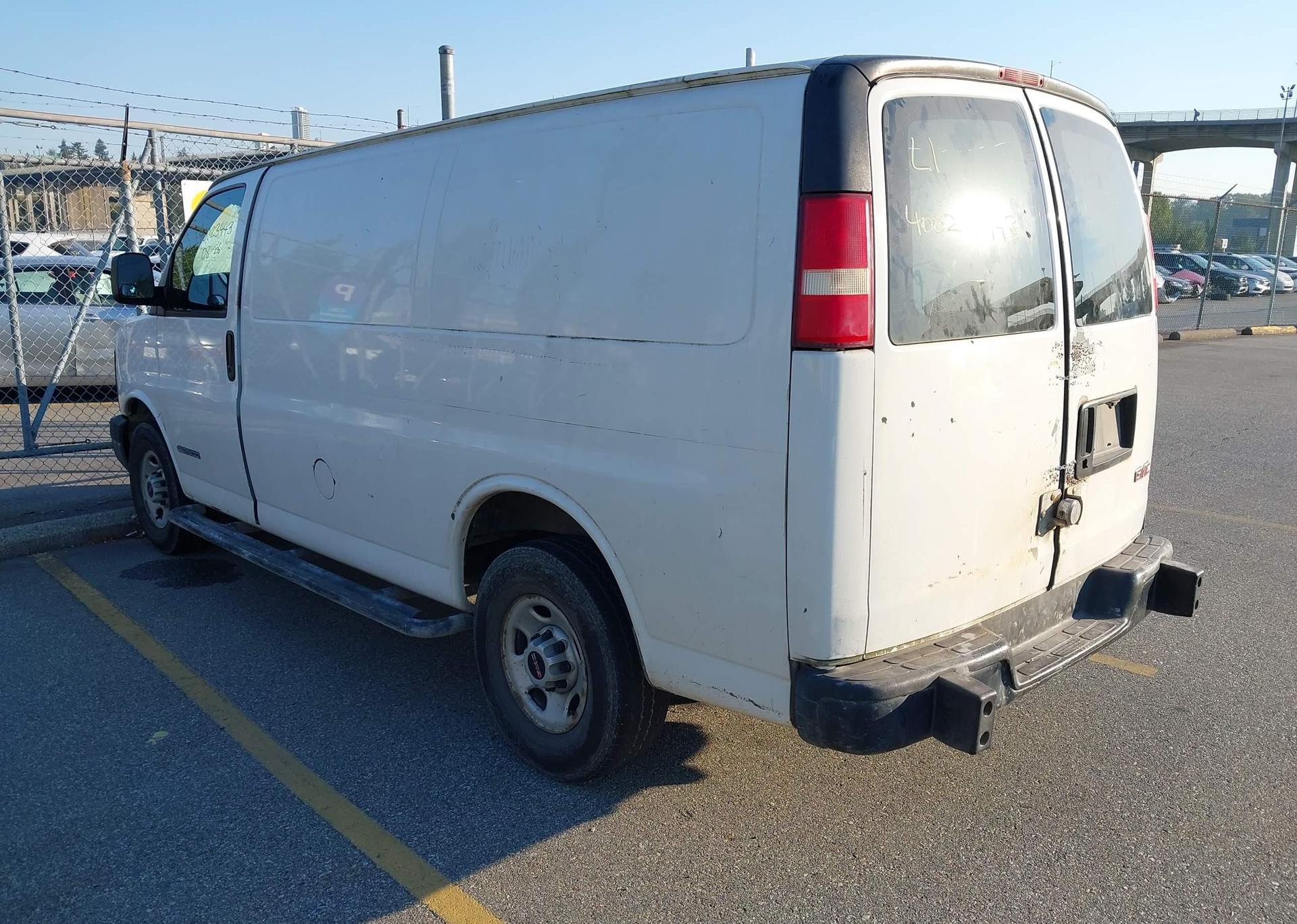 2004 GMC SAVANA G2500