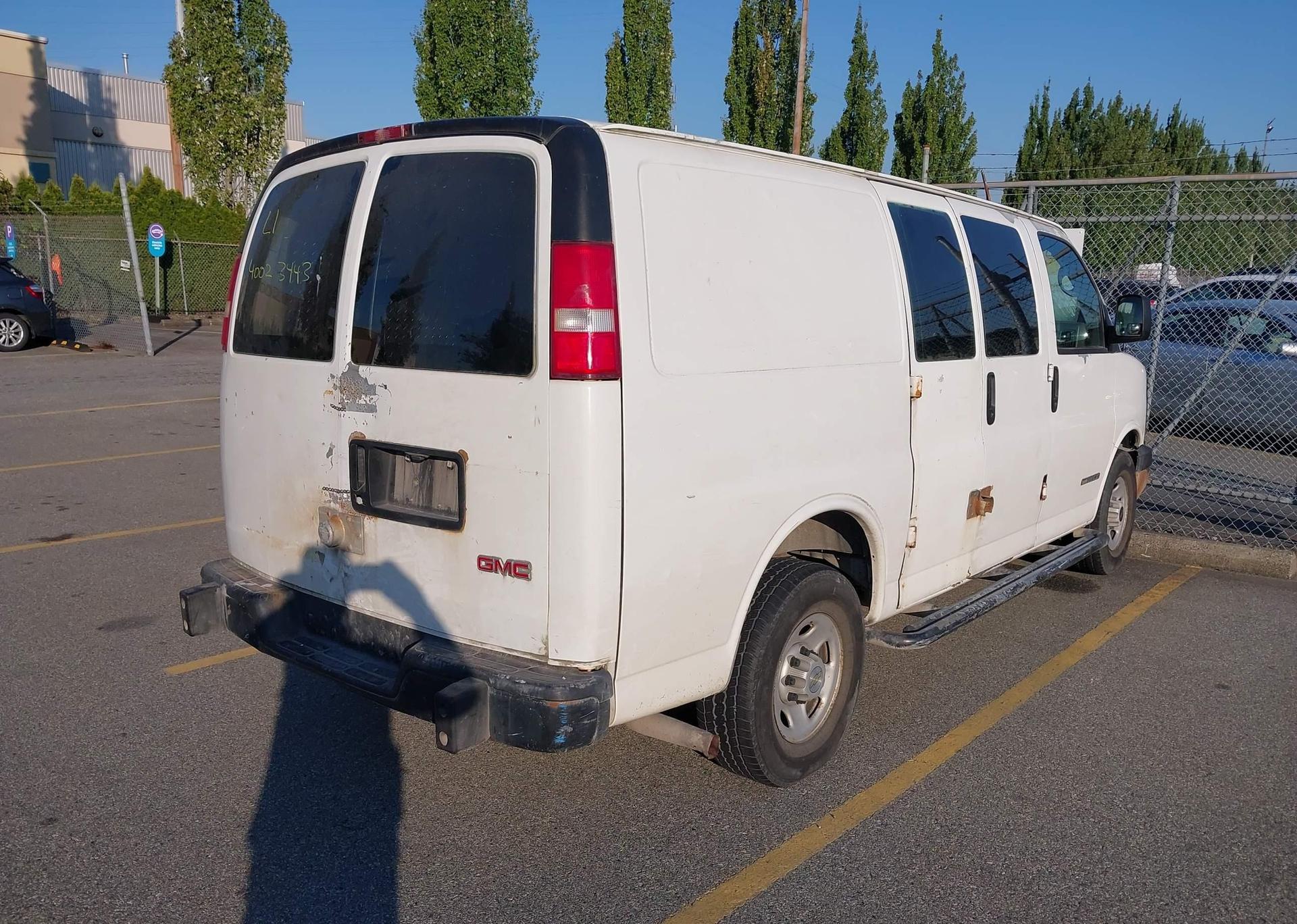 2004 GMC SAVANA G2500