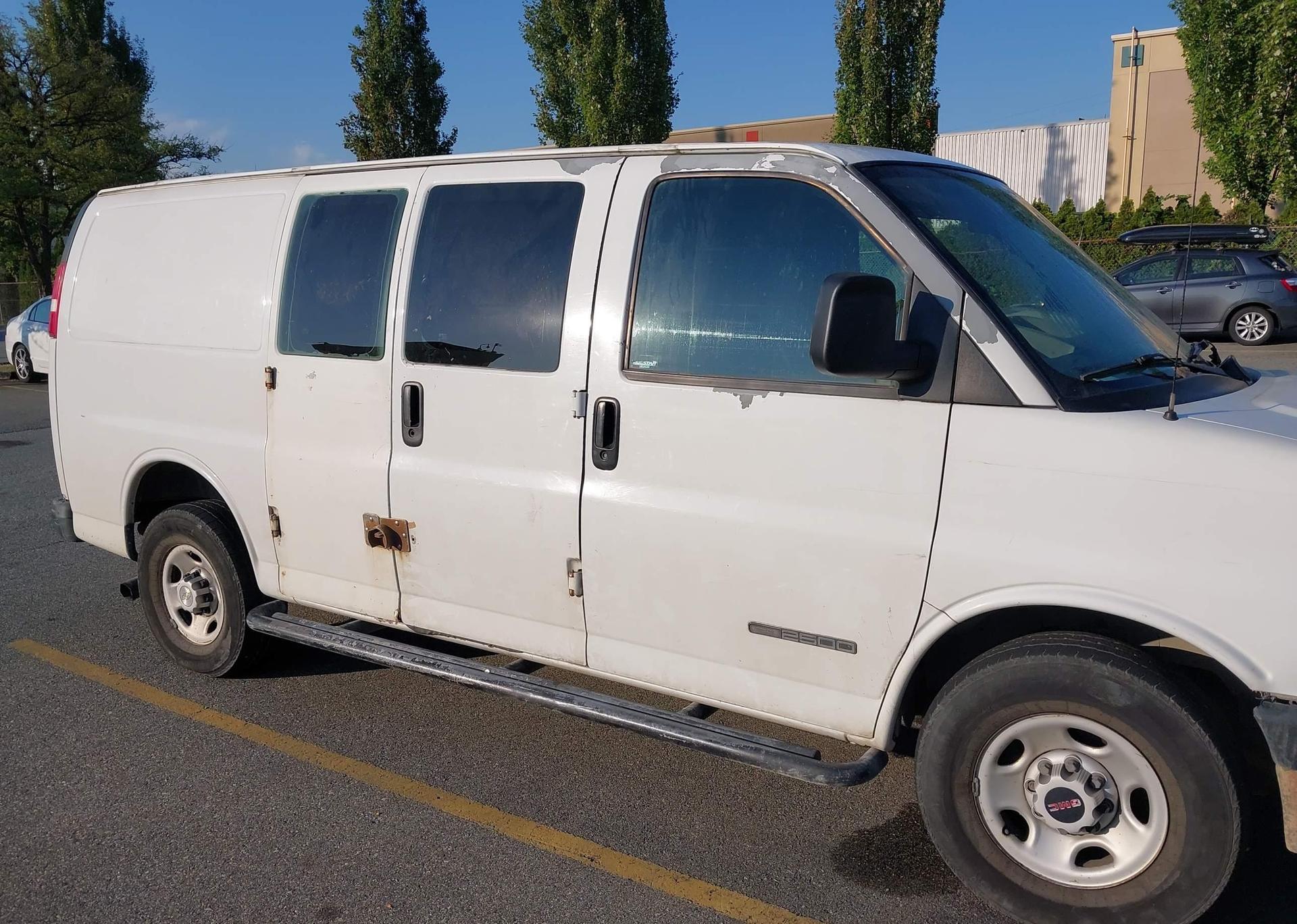 2004 GMC SAVANA G2500