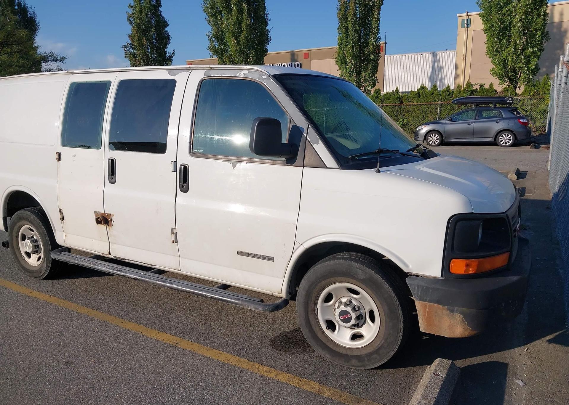 2004 GMC SAVANA G2500
