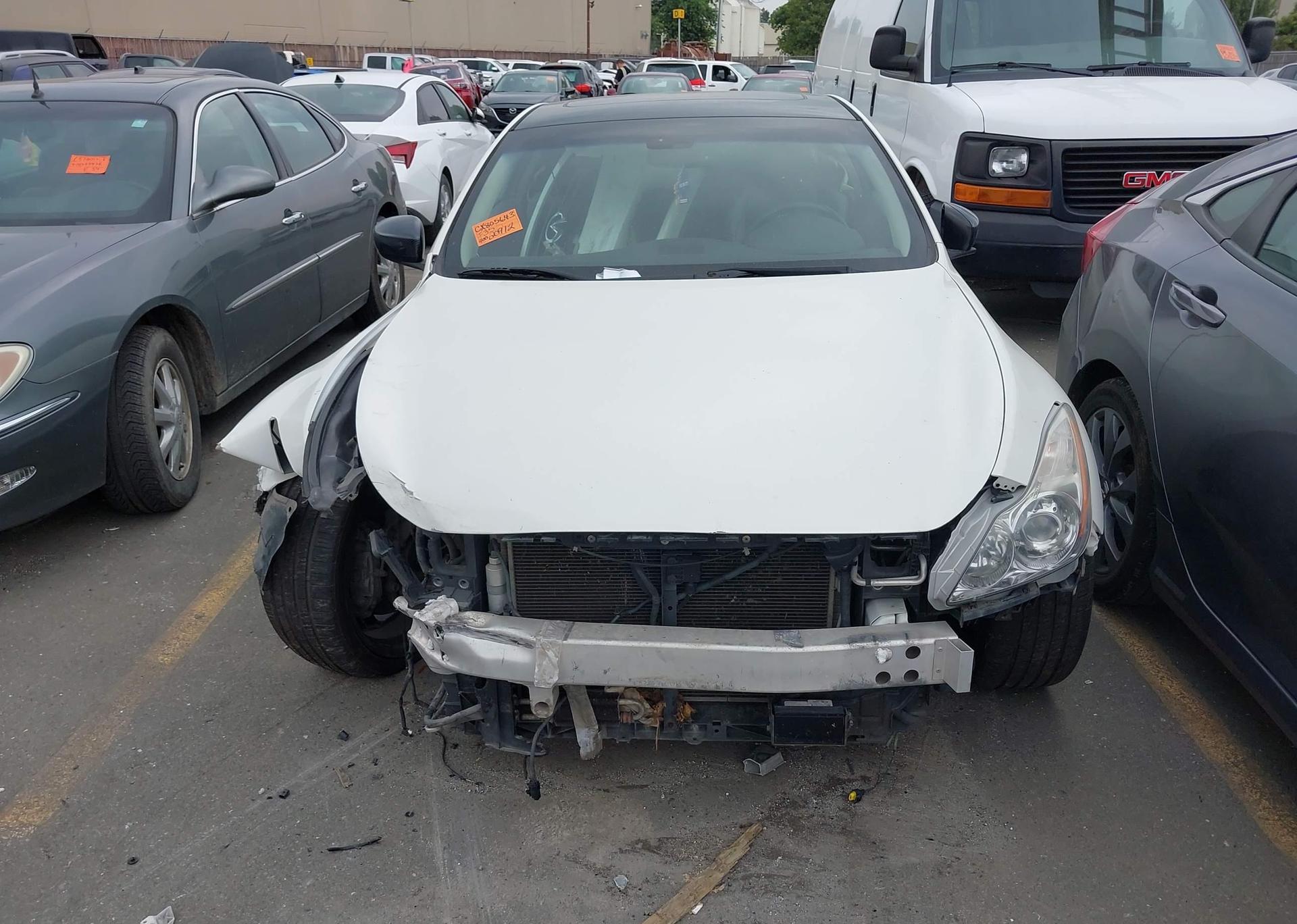 2011 INFINITI G37