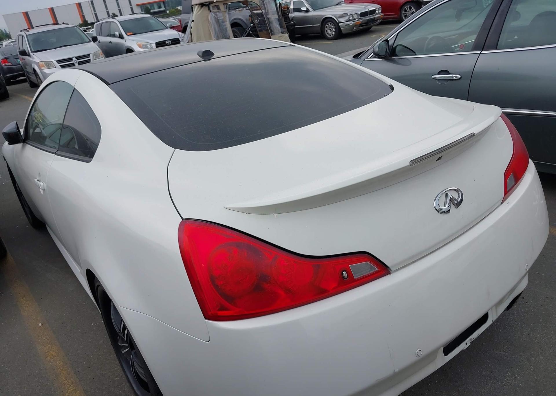 2011 INFINITI G37