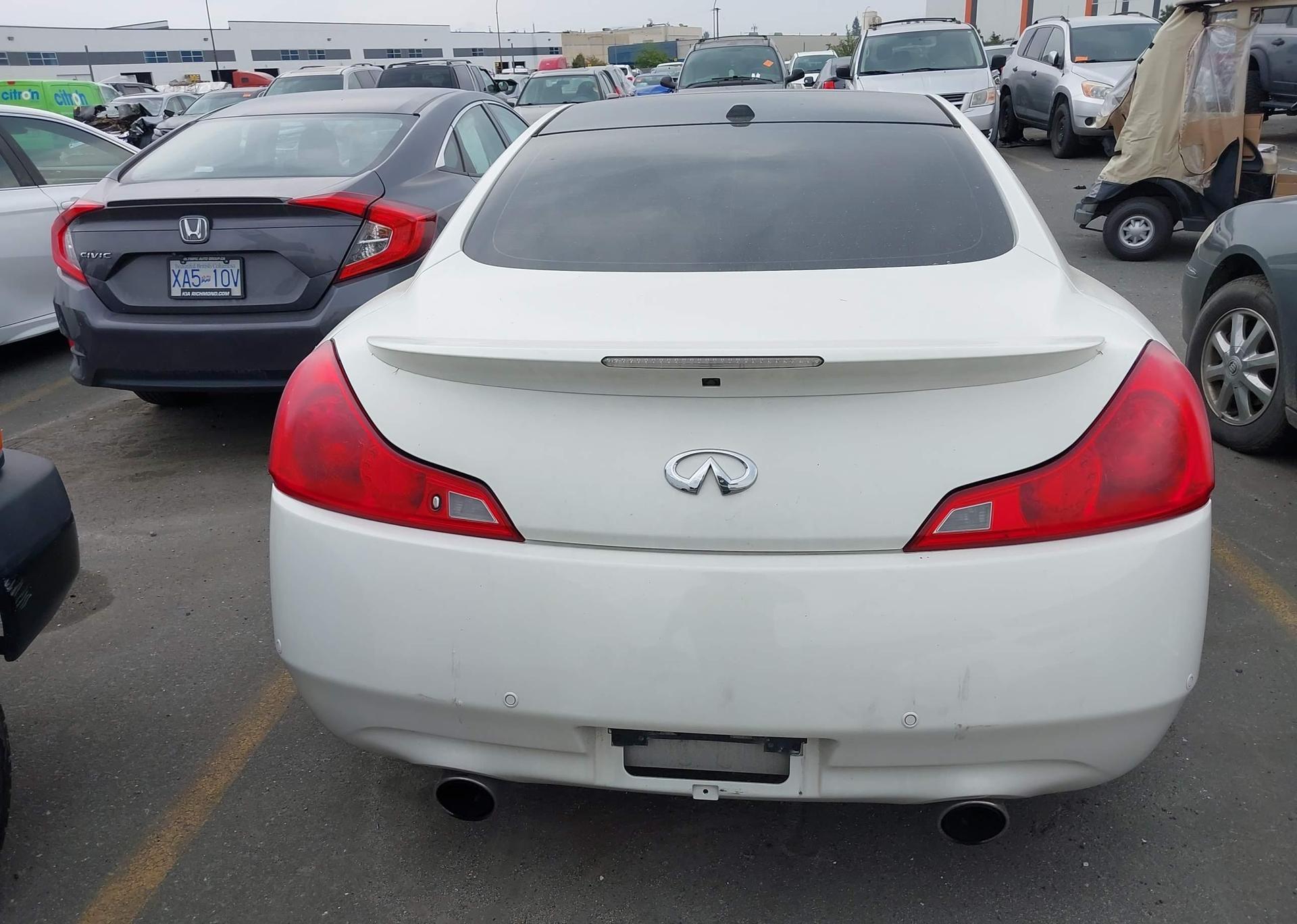 2011 INFINITI G37