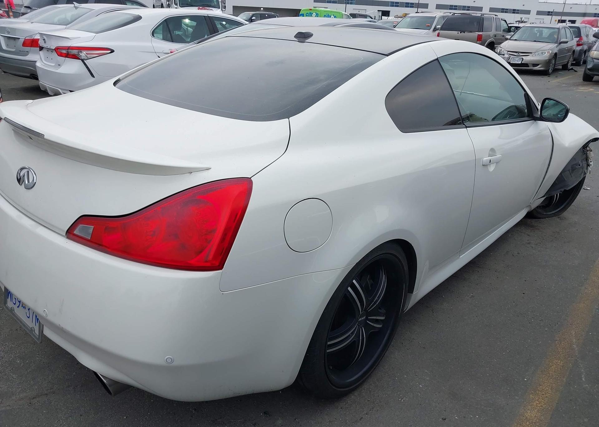 2011 INFINITI G37