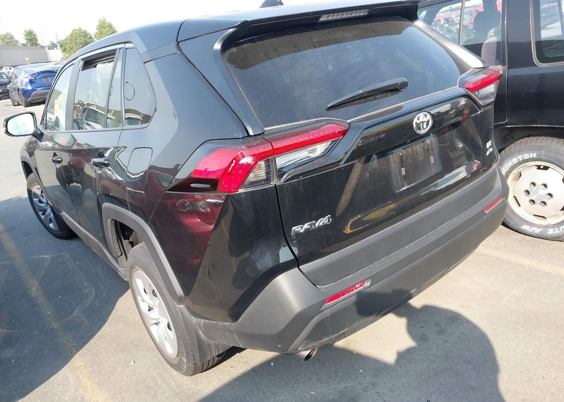 2022 TOYOTA RAV4 LE