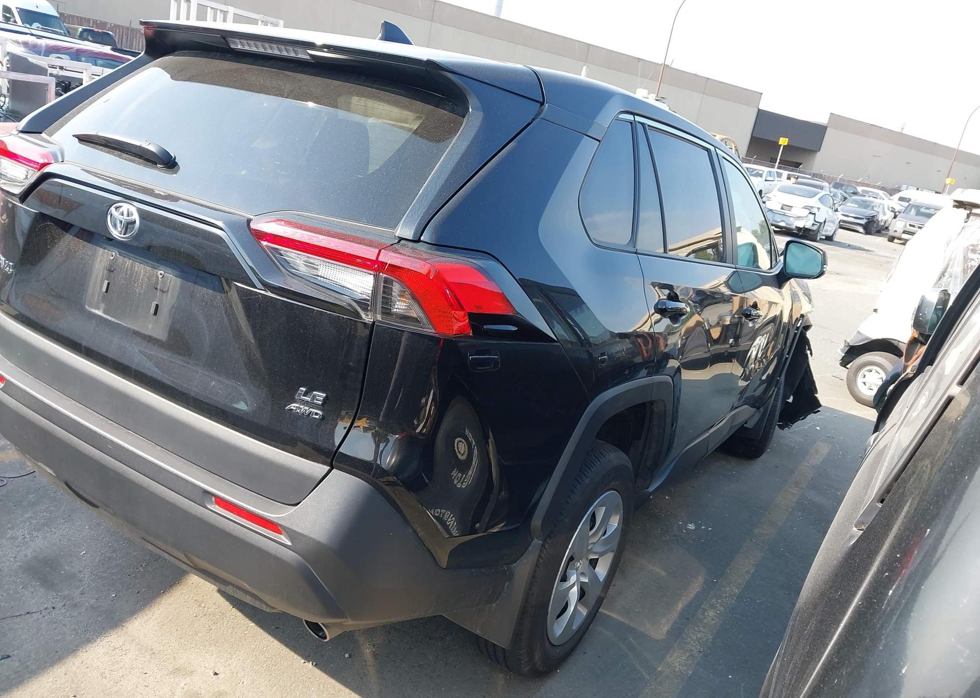 2022 TOYOTA RAV4 LE