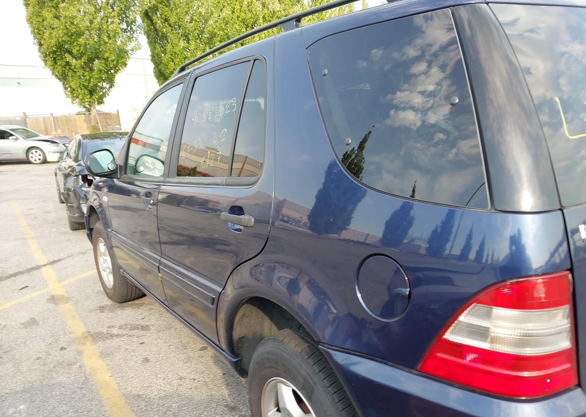 2000 MERCEDES-BENZ ML 320