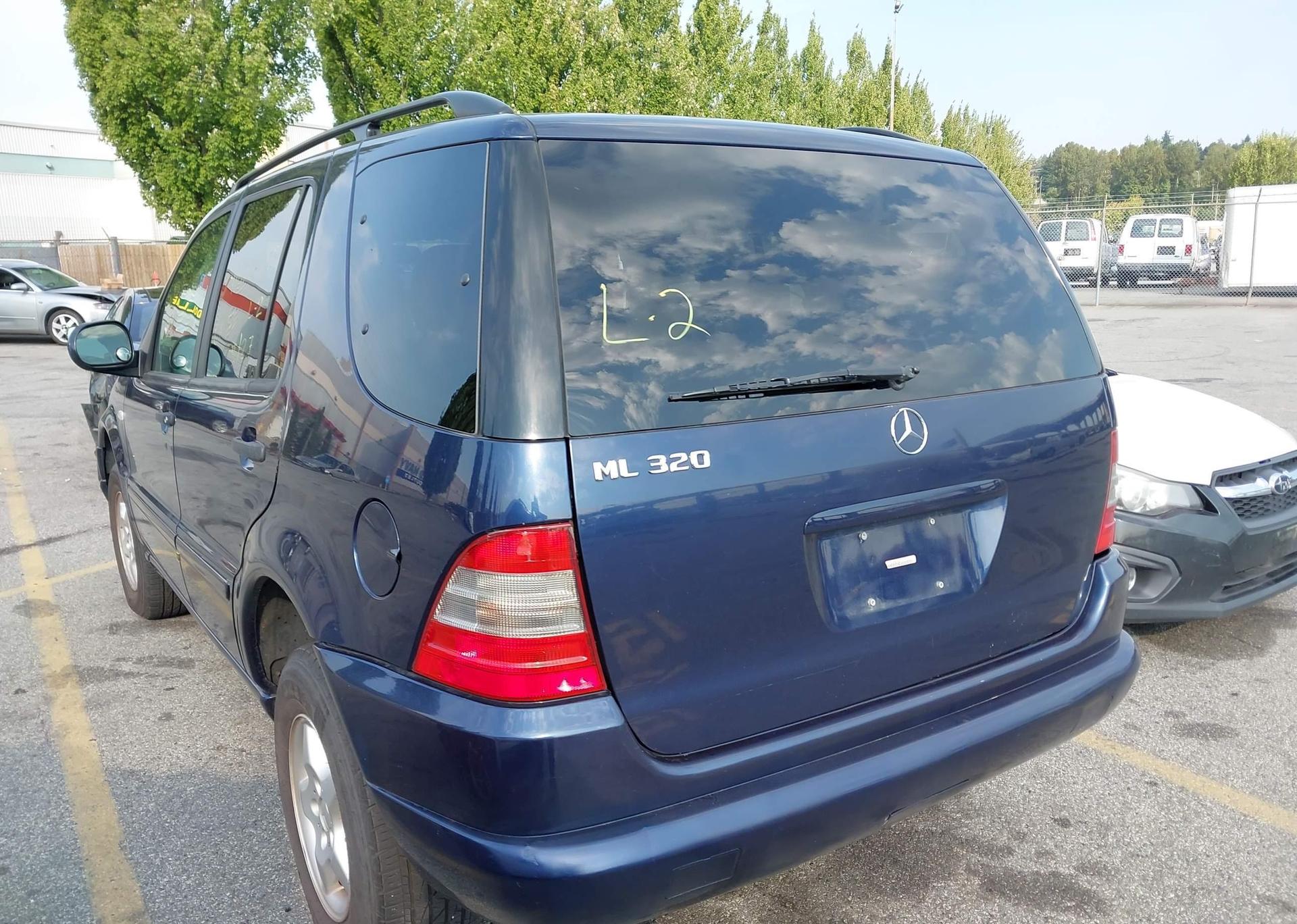 2000 MERCEDES-BENZ ML 320