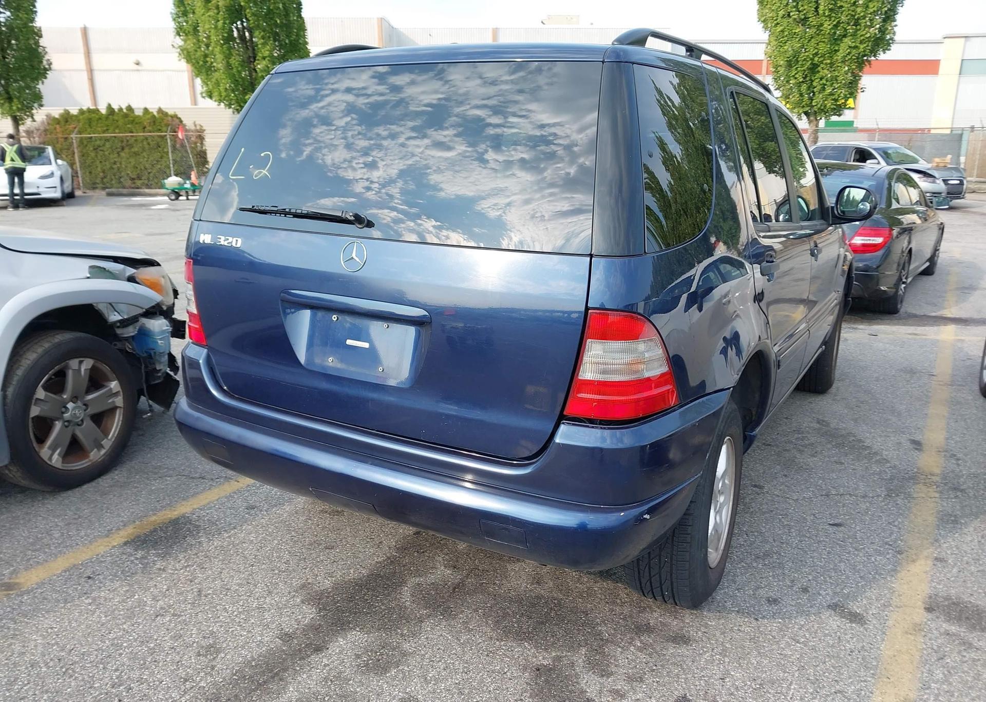 2000 MERCEDES-BENZ ML 320